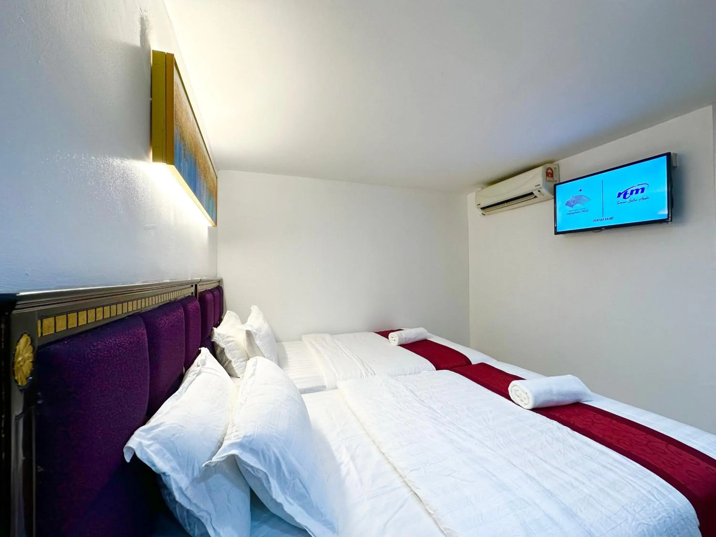 Bed in VALLEY HOTEL Bed in VALLEY HOTEL