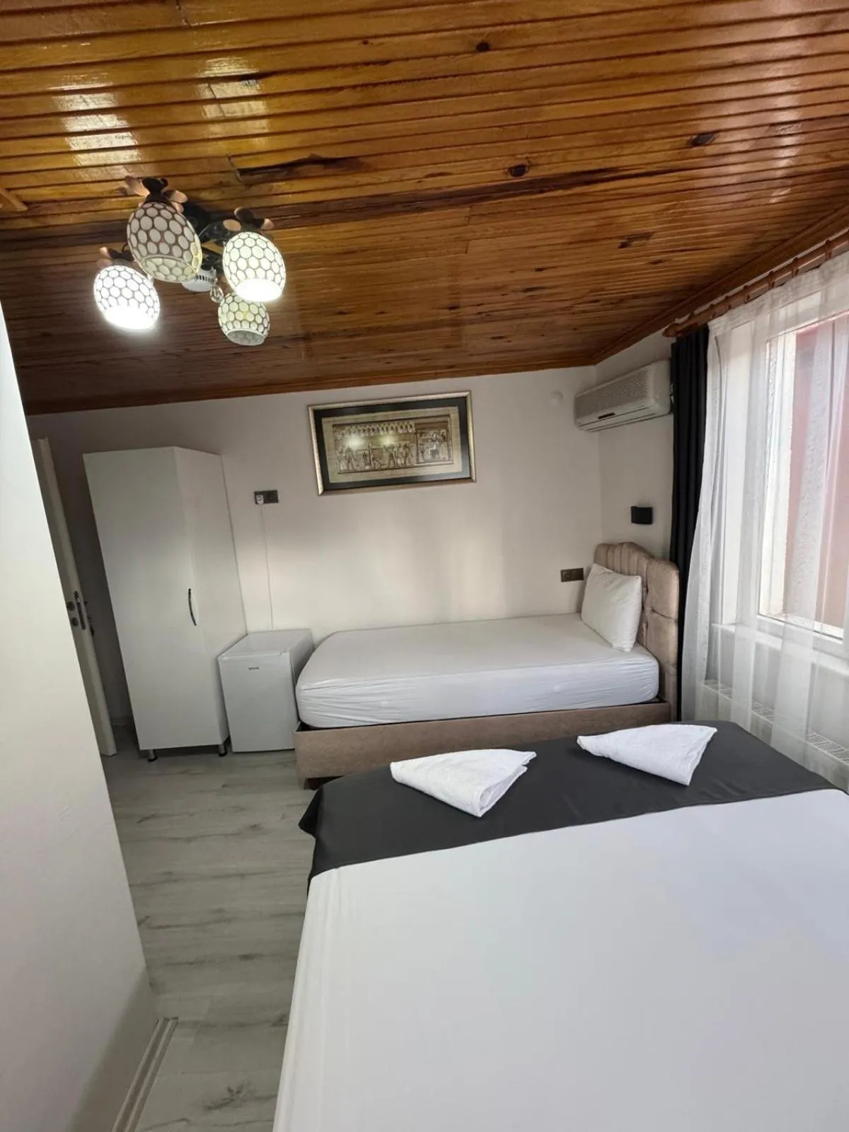 Bed in Ali's Pension ada alis