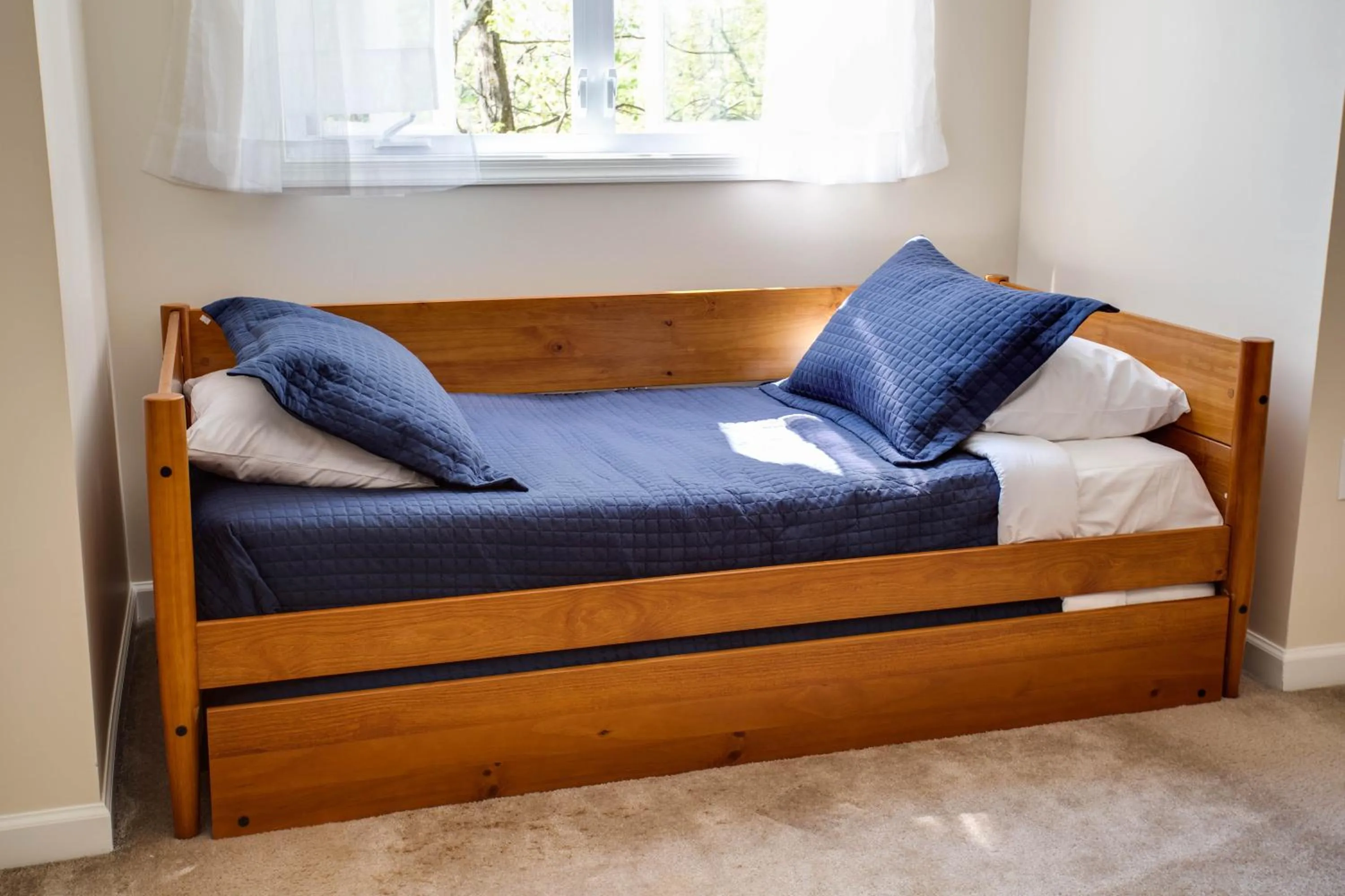 Bed in Love Ridge Mountain Lodging