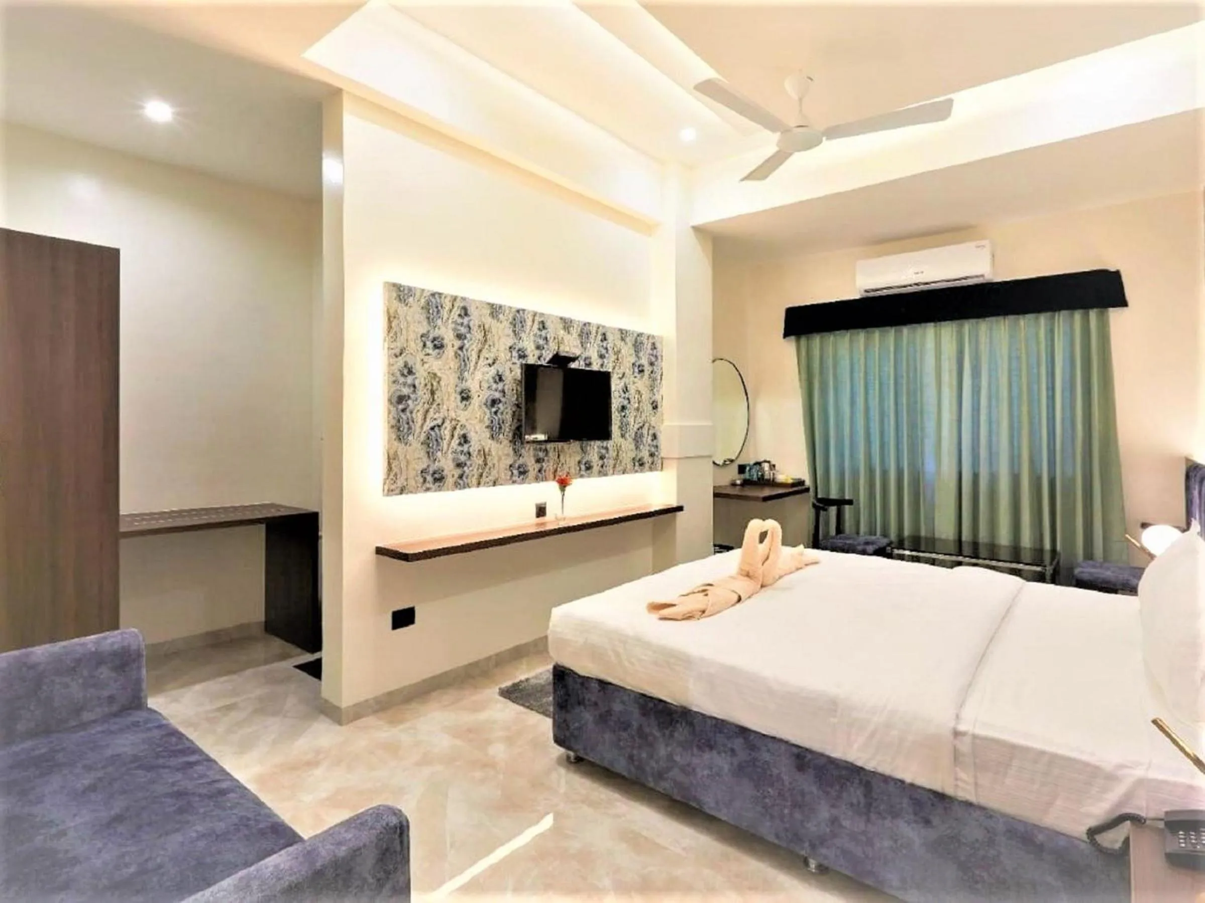 View (from property/room), Bed in Hotel Rose Gold