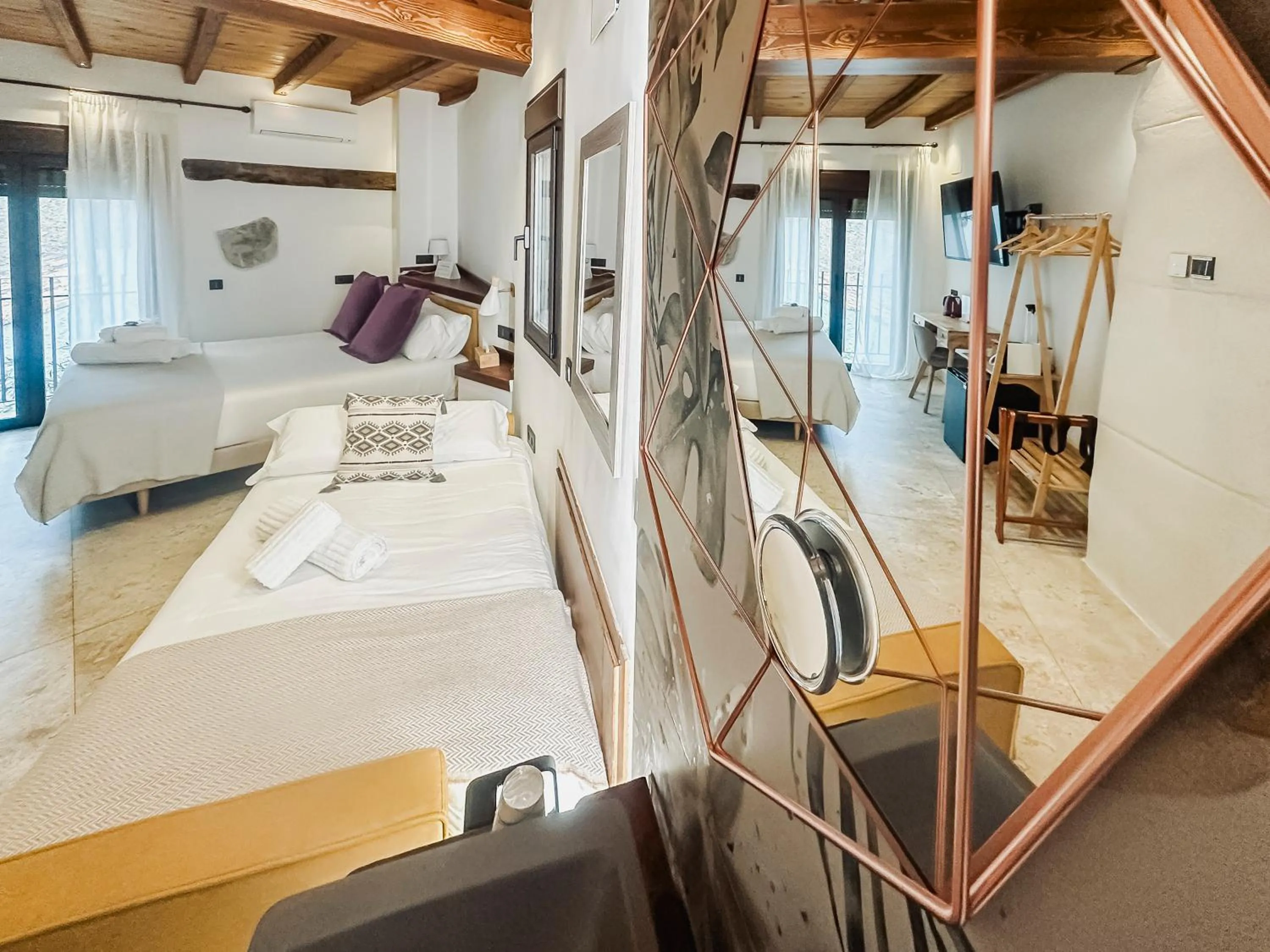 Photo of the whole room, Bed in Hotel Boutique Poeta Jorge Manrique