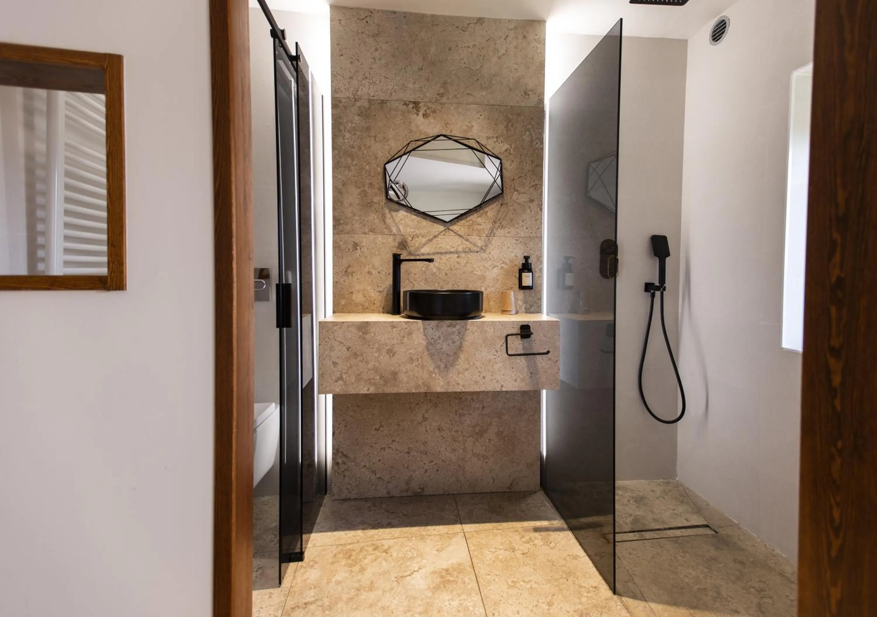 Bathroom in Hotel Poeta Jorge Manrique