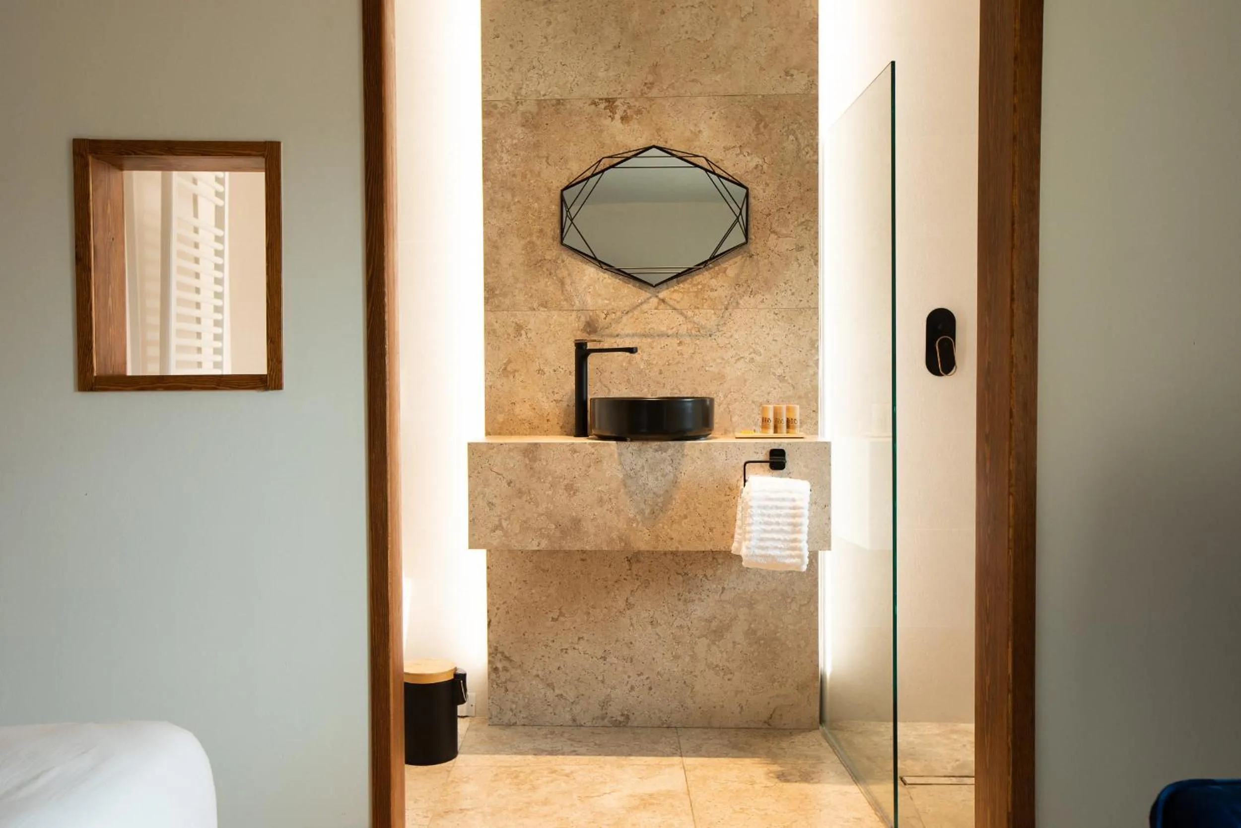 Bathroom in Hotel Poeta Jorge Manrique