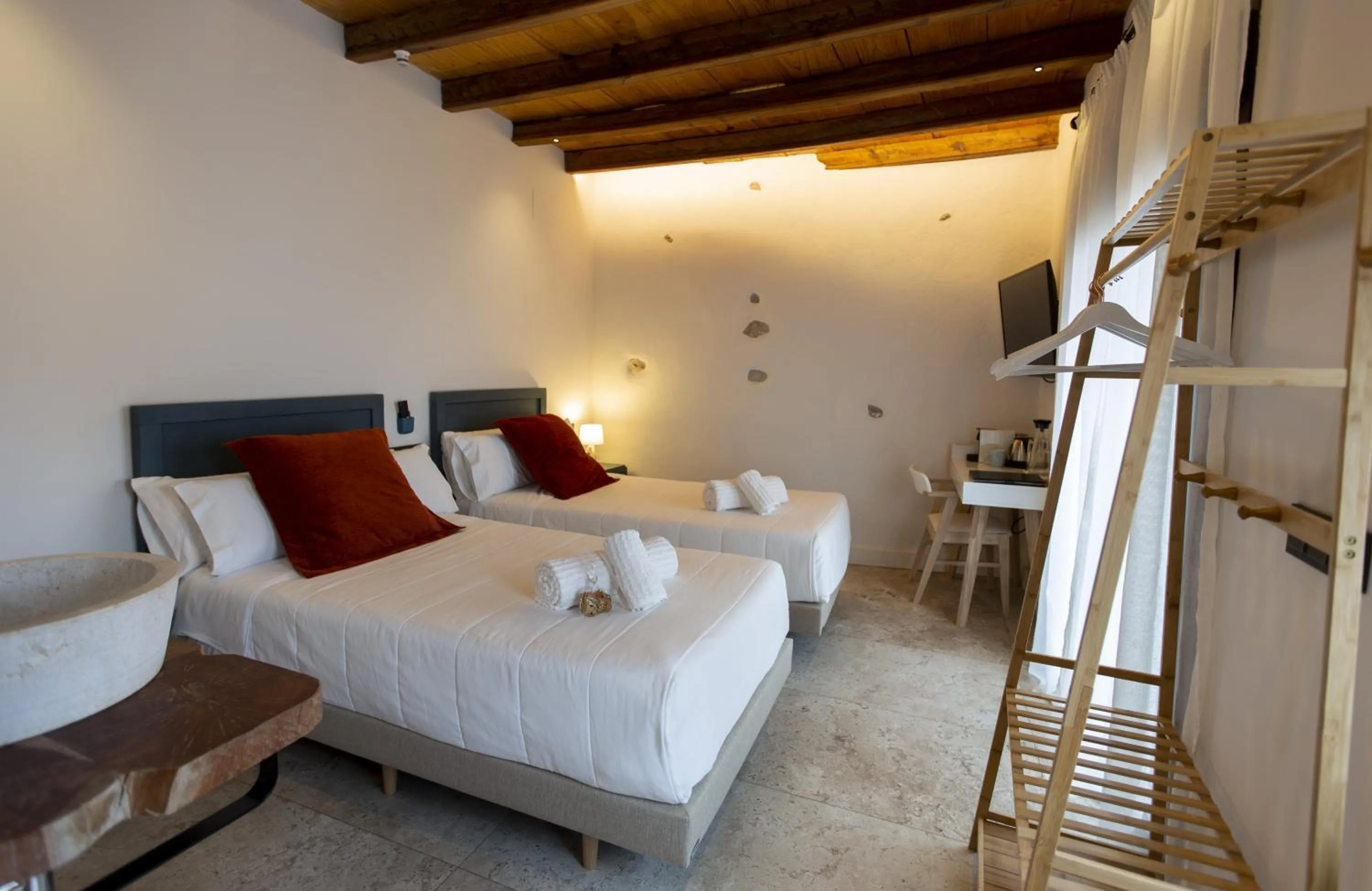 Bed in Hotel Poeta Jorge Manrique