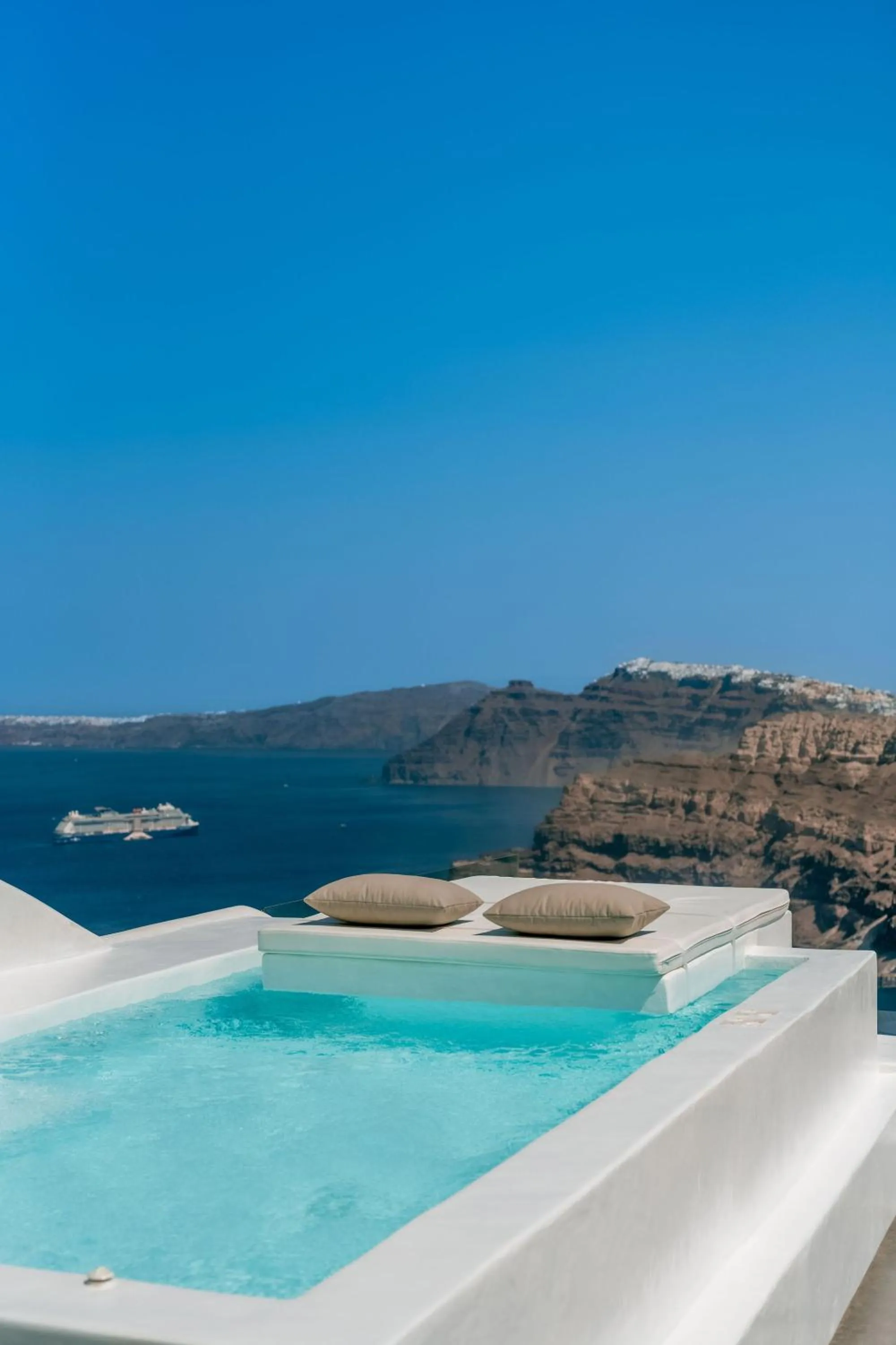 Hot Tub in Nelya Suites