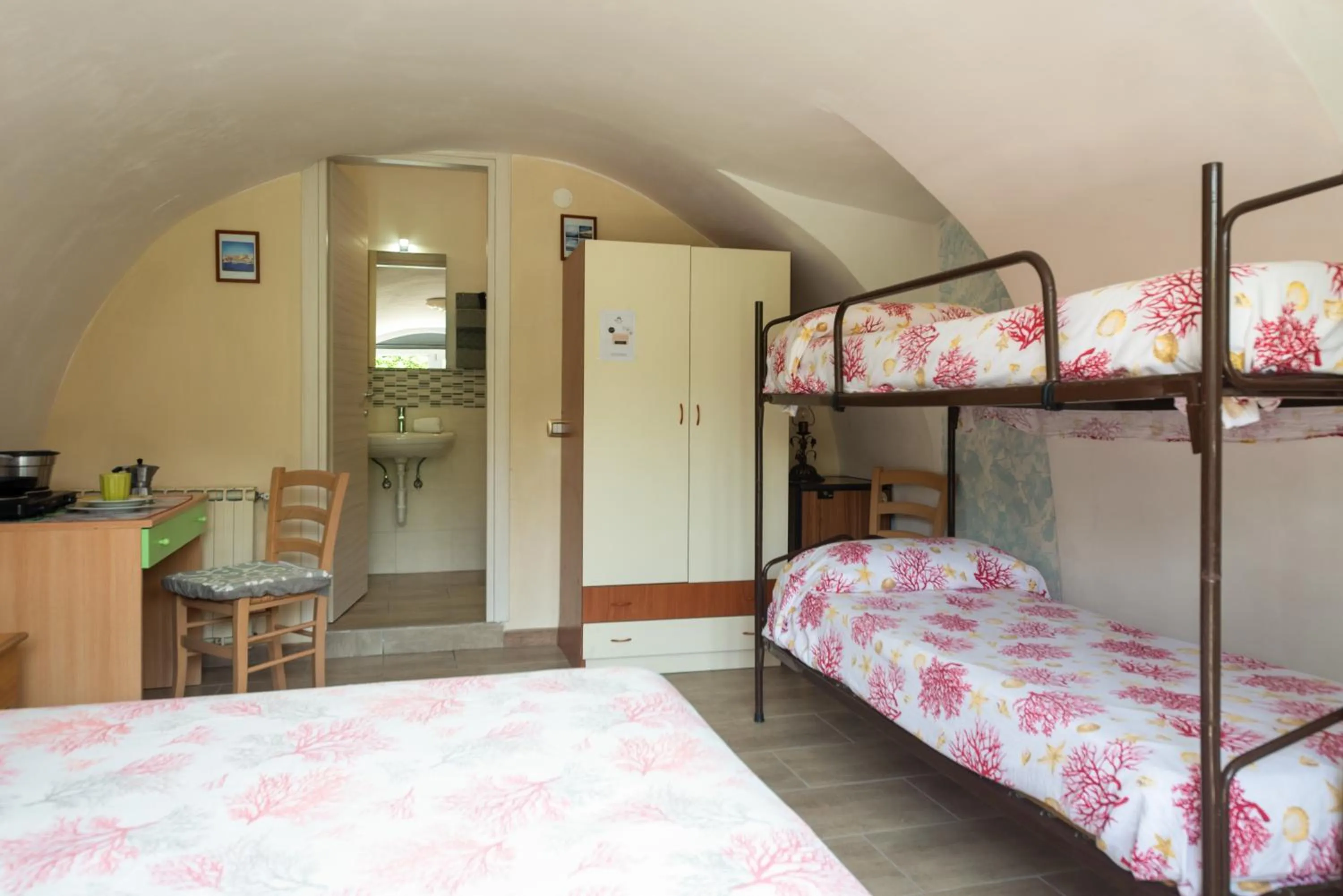Photo of the whole room, Bed in Villa dei Sogni - Aparthotel Ischia Ponte