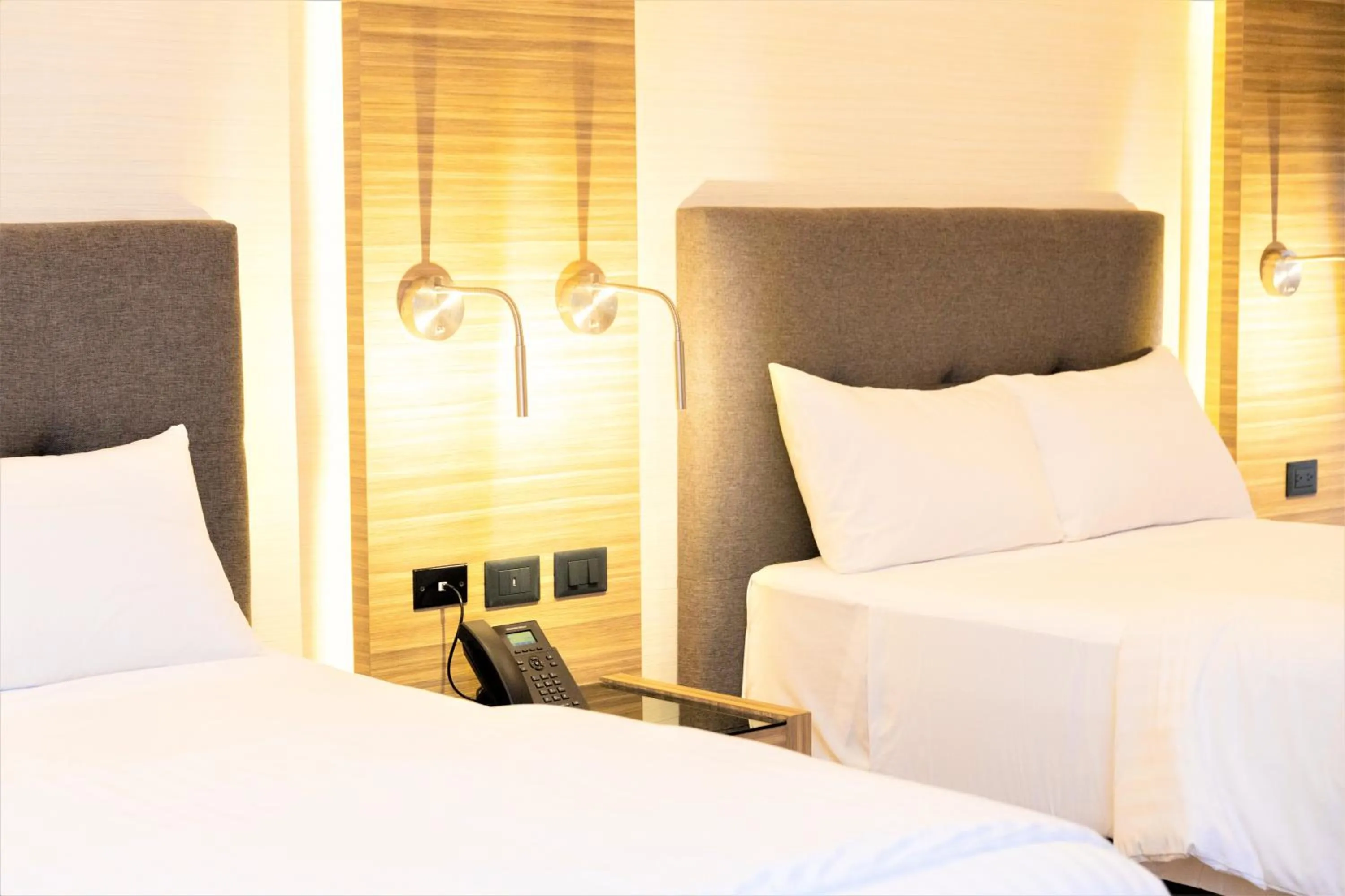 Bed in Hotel Plaza by Kavia