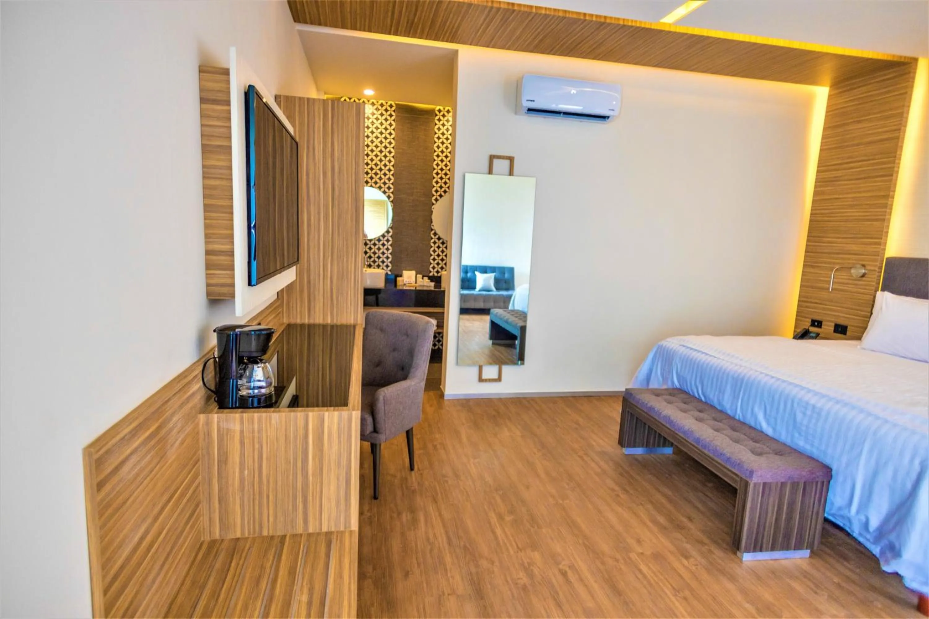 Photo of the whole room, Bed in Hotel Plaza by Kavia