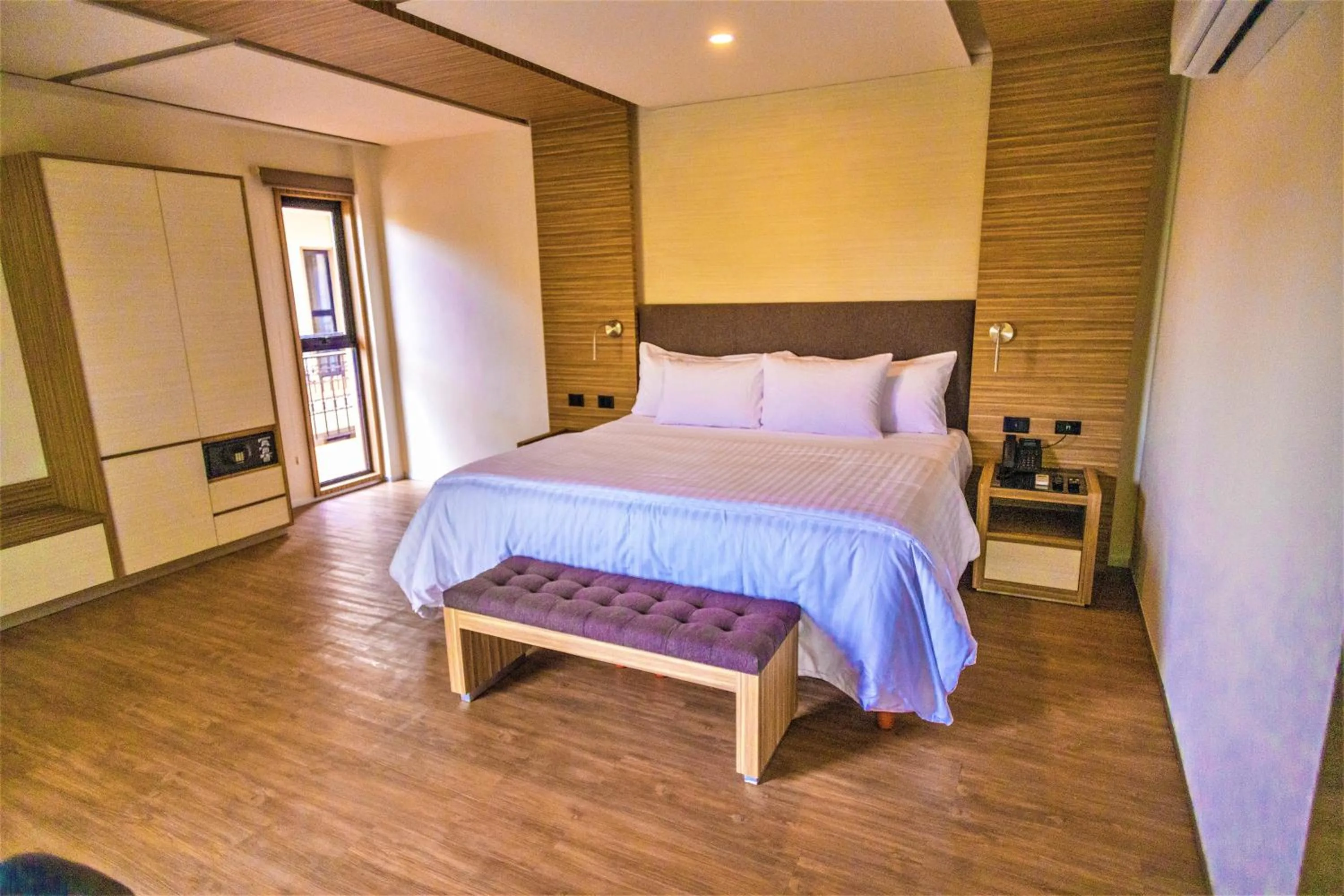 Photo of the whole room, Bed in Hotel Plaza by Kavia