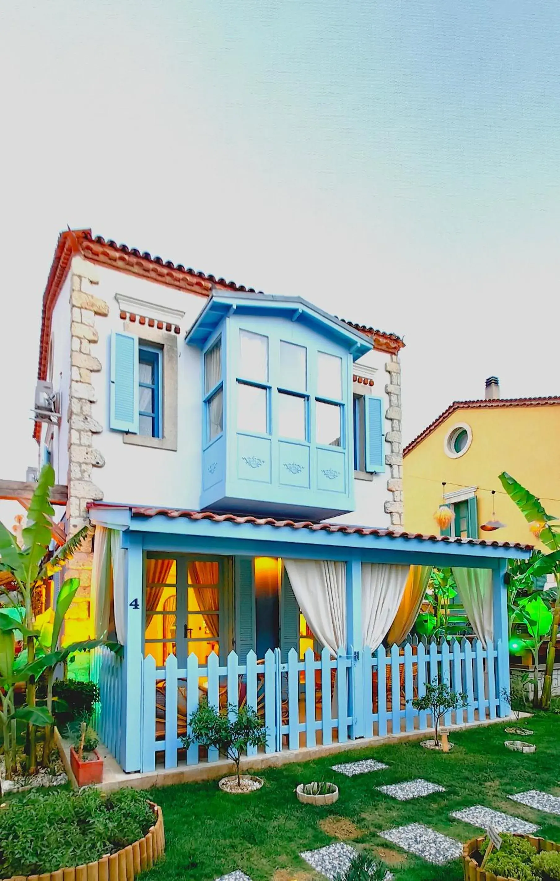 Property building in Banana Alaçatı Food & Stay - Adults Only Property building in Banana Alaçatı Food & Stay - Adults Only