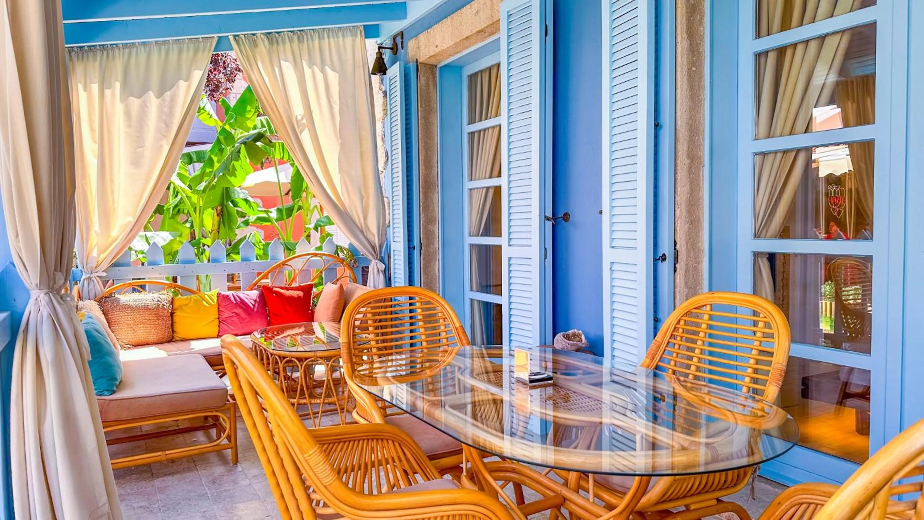 Patio in Banana Alaçatı Food & Stay - Adults Only