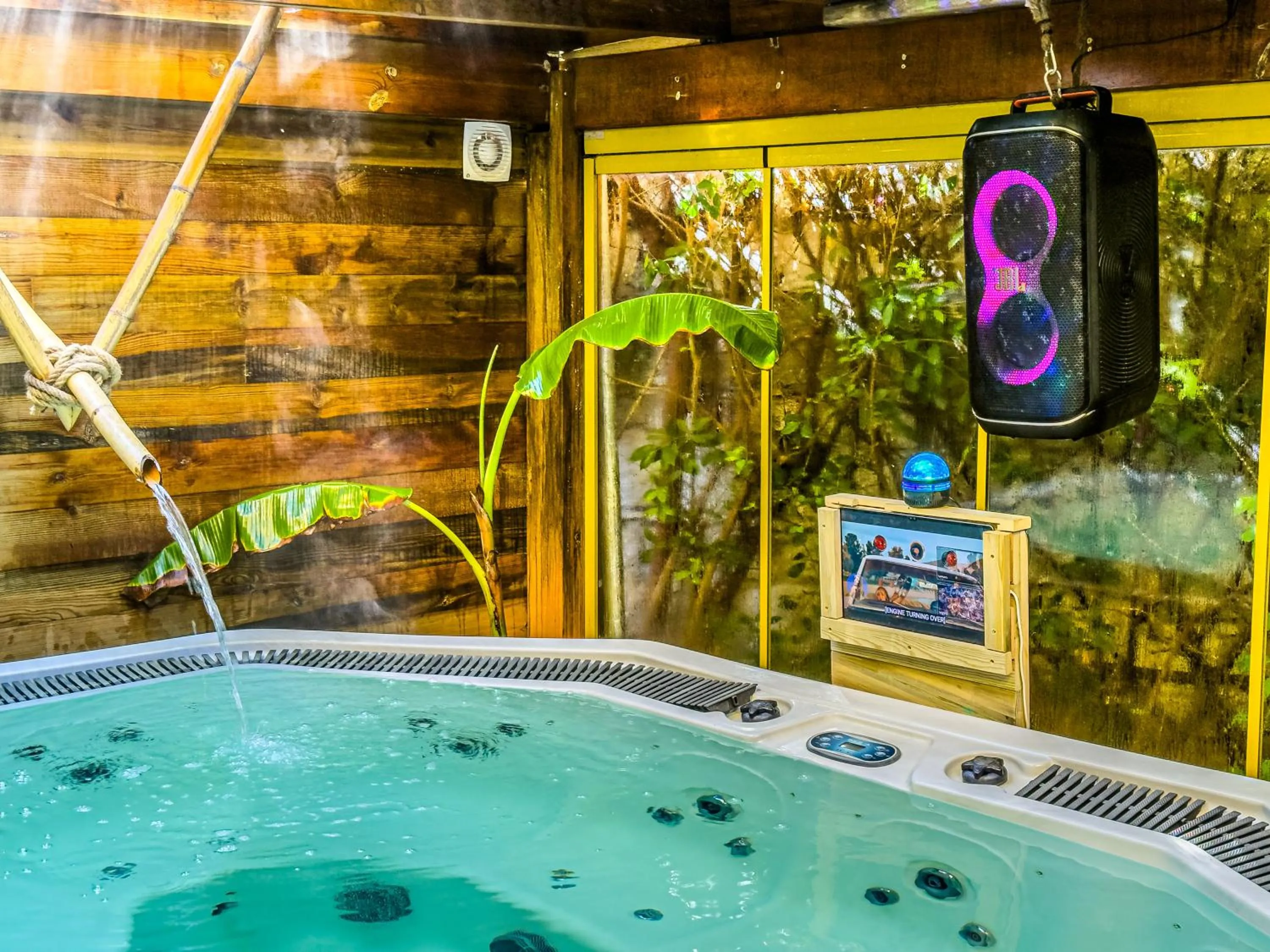 Hot Tub in Banana Alaçatı Food & Stay - Adults Only