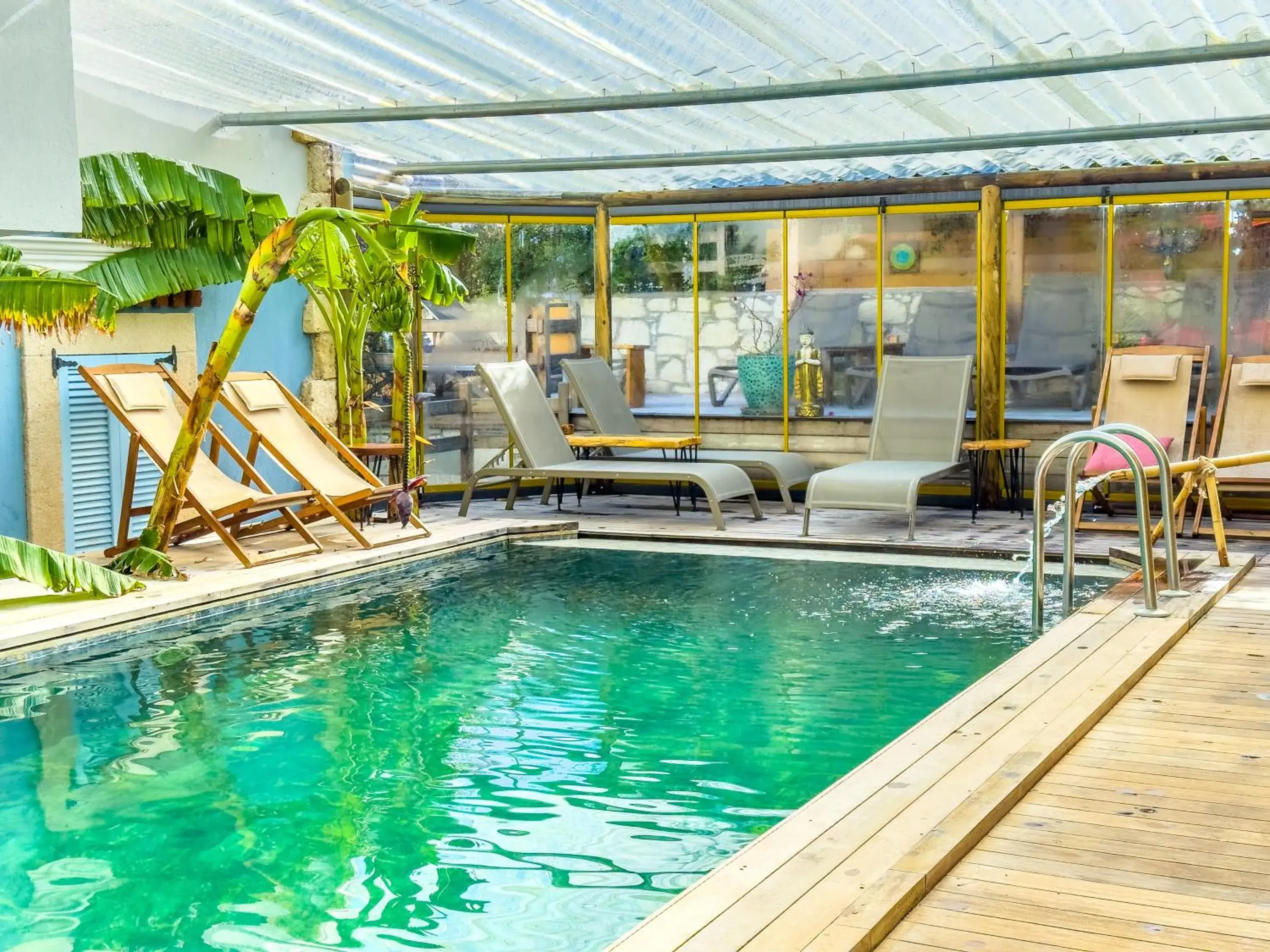 Swimming pool in Banana Alaçatı Food & Stay - Adults Only Swimming pool in Banana Alaçatı Food & Stay - Adults Only