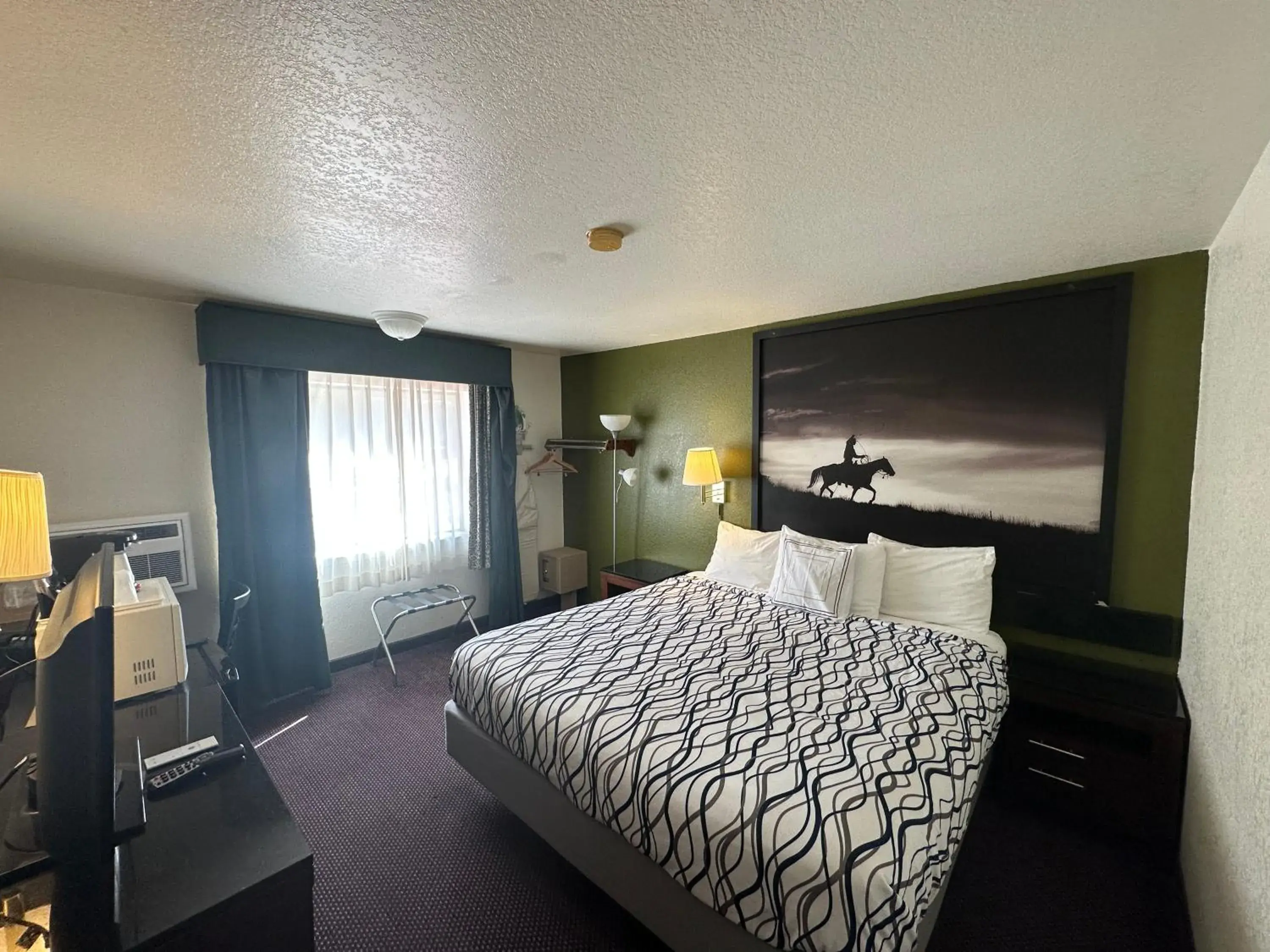 Bed in Simple Rewards Inn Bed in Simple Rewards Inn