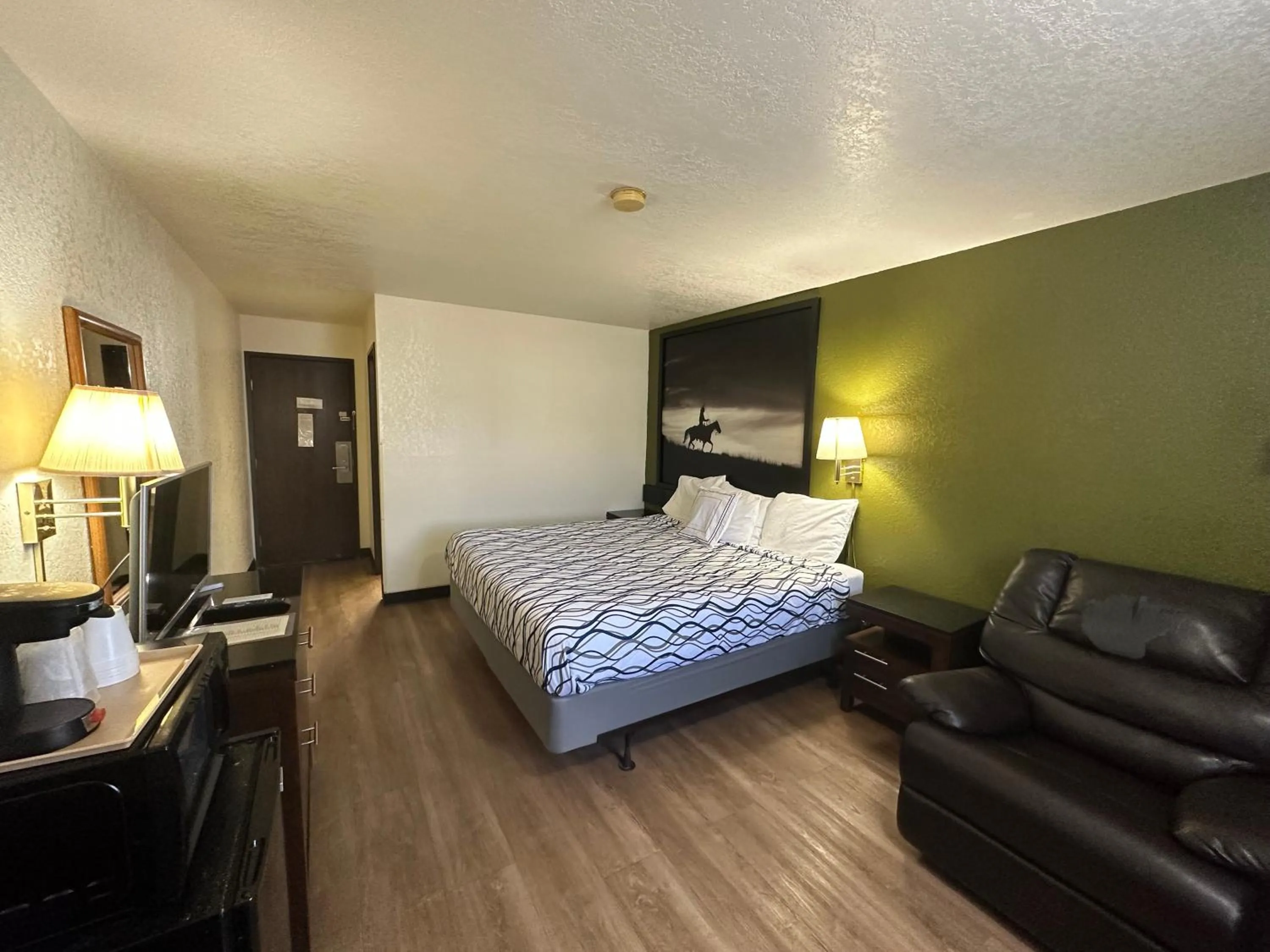 Bed in Simple Rewards Inn