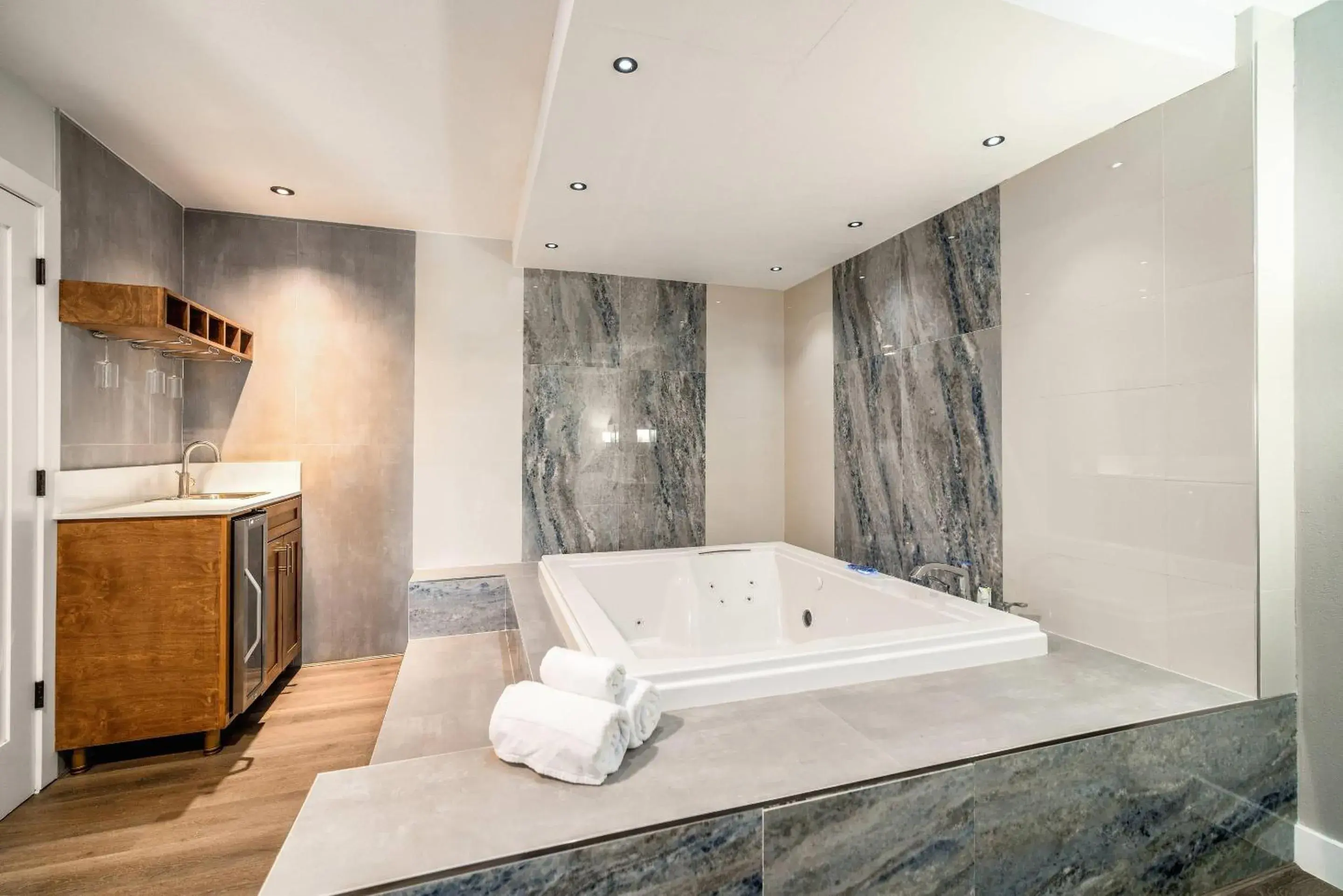 Bedroom, Bed in MainStay Suites Moreno Valley Near March Air Reserve Base Bedroom, Bed in MainStay Suites Moreno Valley Near March Air Reserve Base