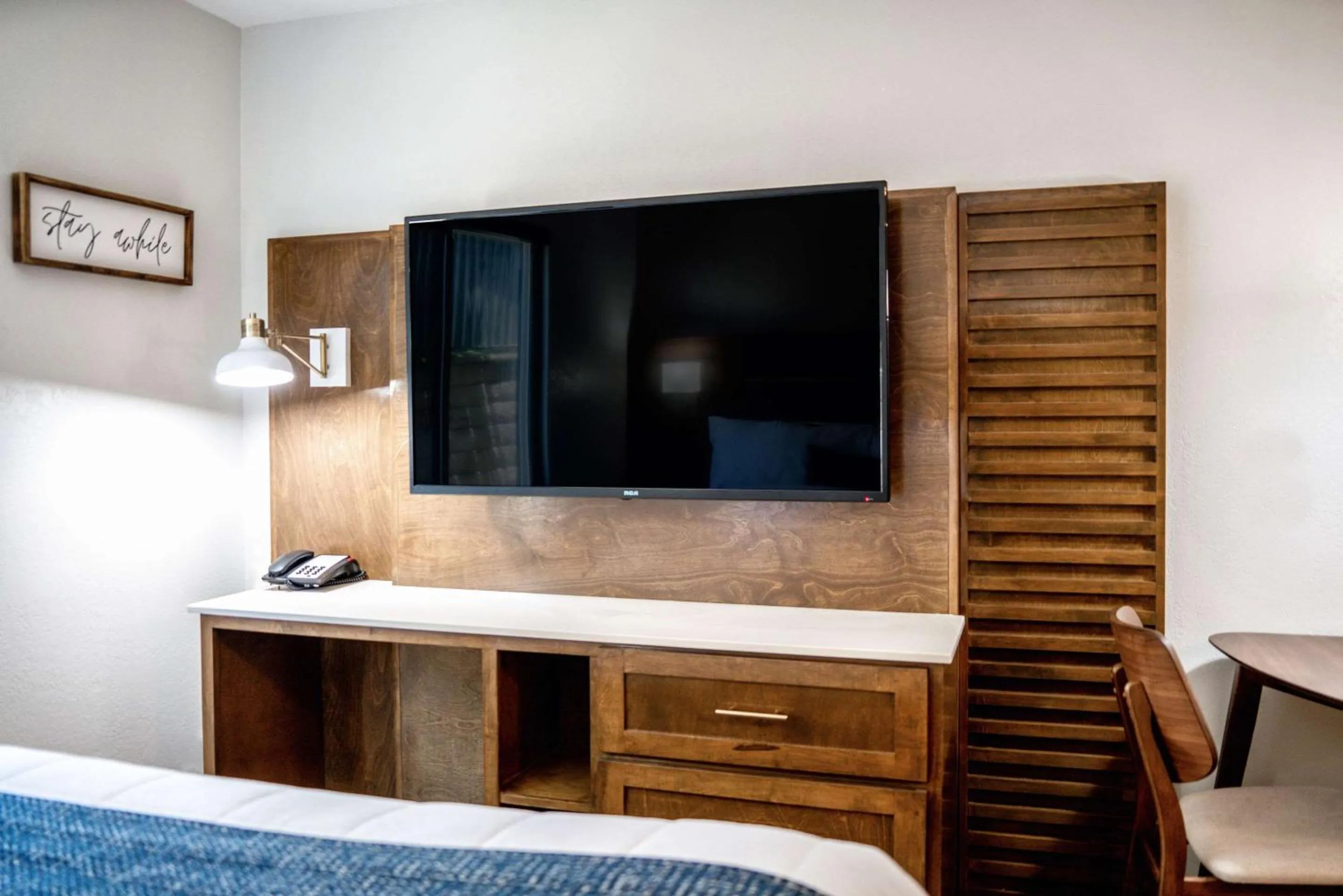 Bedroom, Bed in MainStay Suites Moreno Valley Near March Air Reserve Base