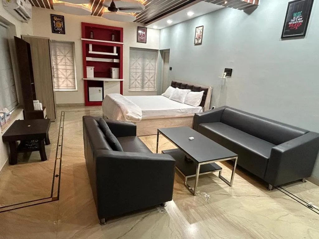 Photo of the whole room in MUSHROOMS