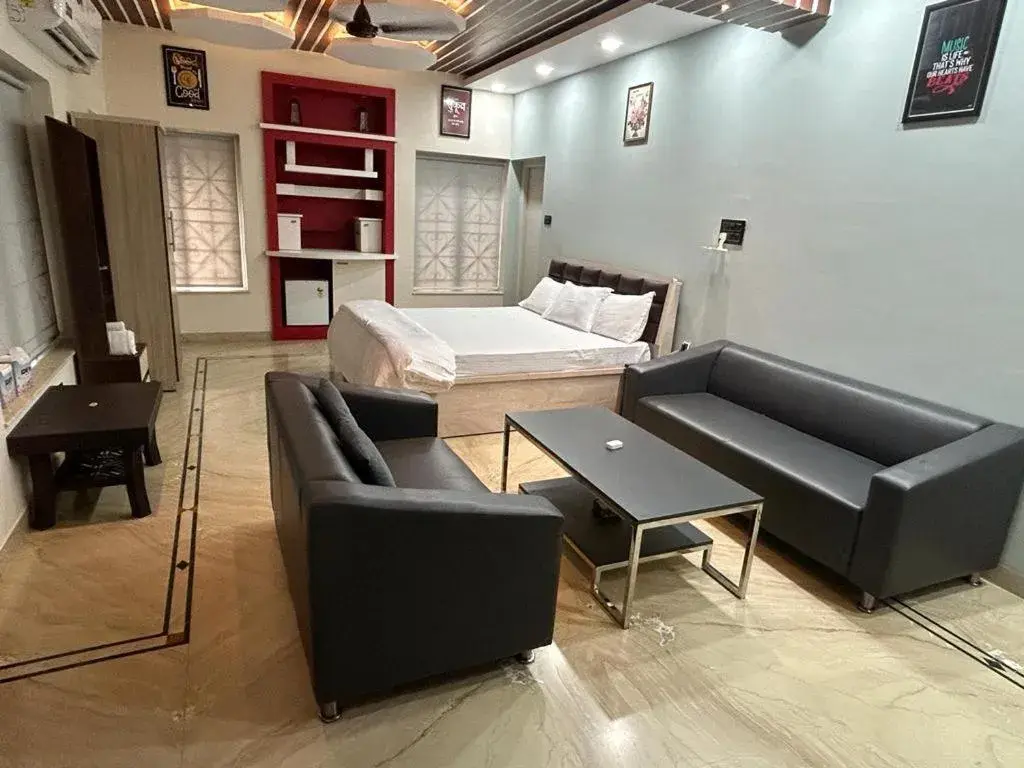 Photo of the whole room in MUSHROOMS Photo of the whole room in MUSHROOMS