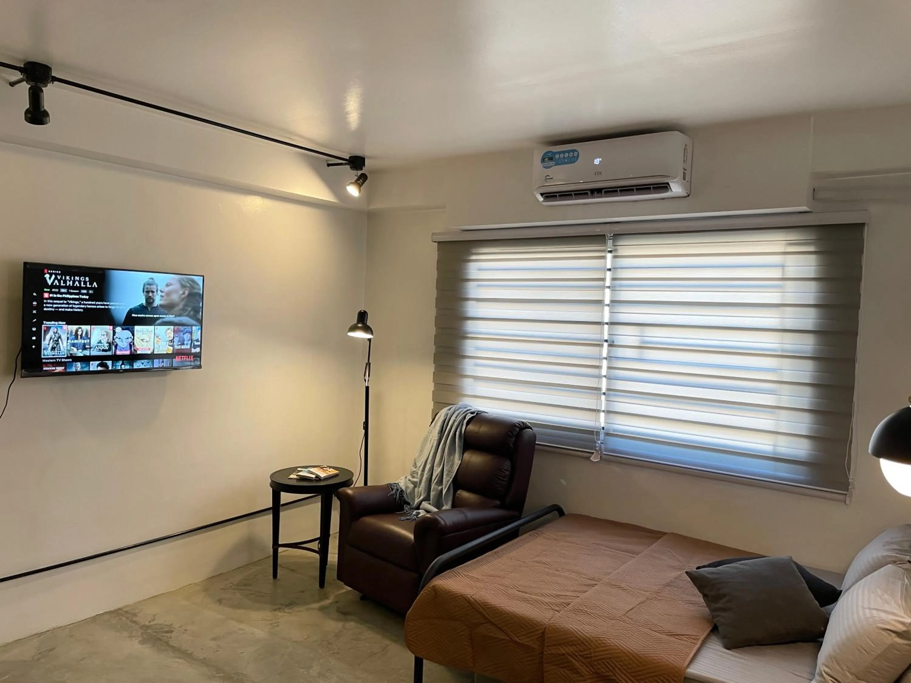 TV and multimedia, Bed in CRIB 253 Subic Bay