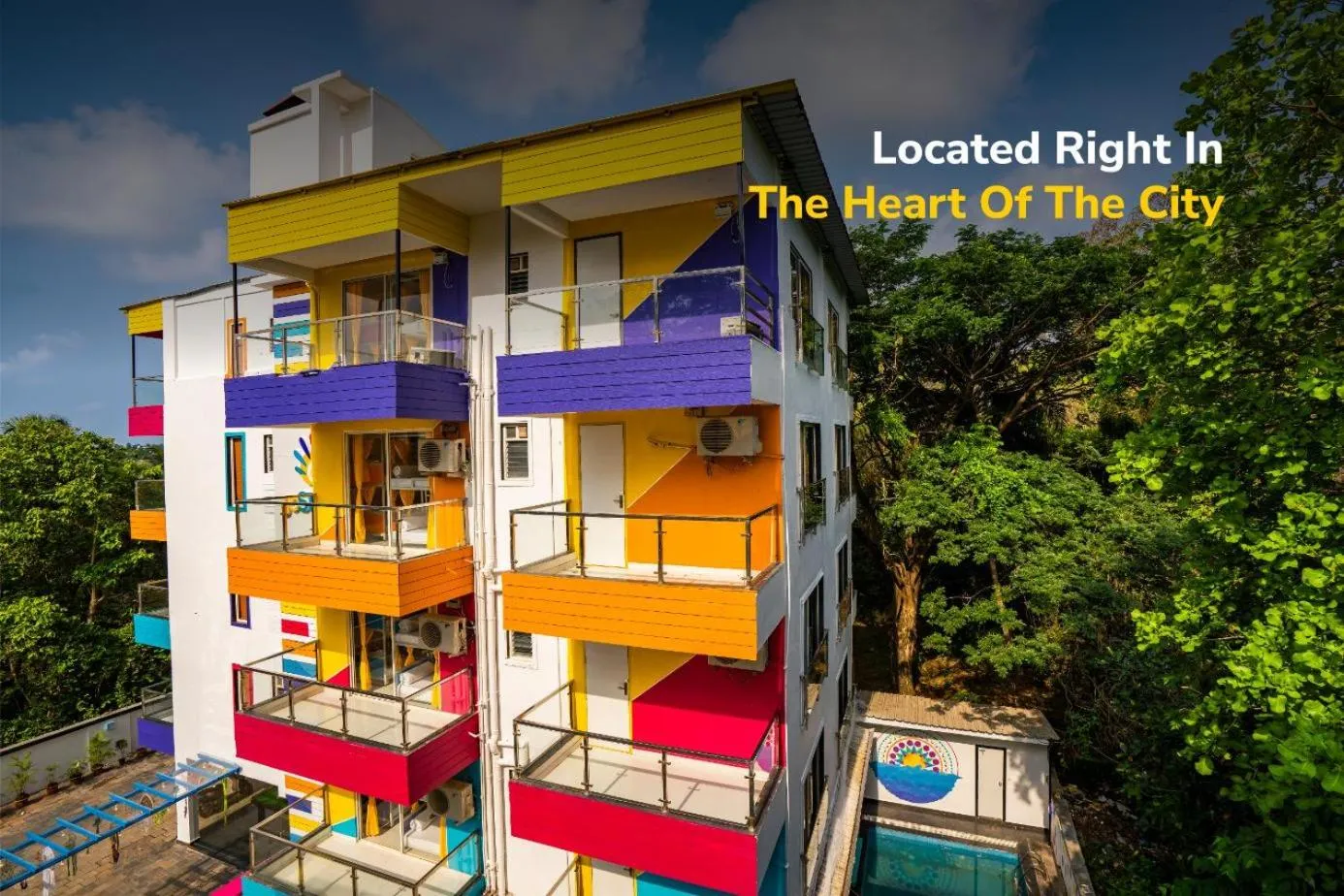 Facade/entrance in goSTOPS Goa, Baga