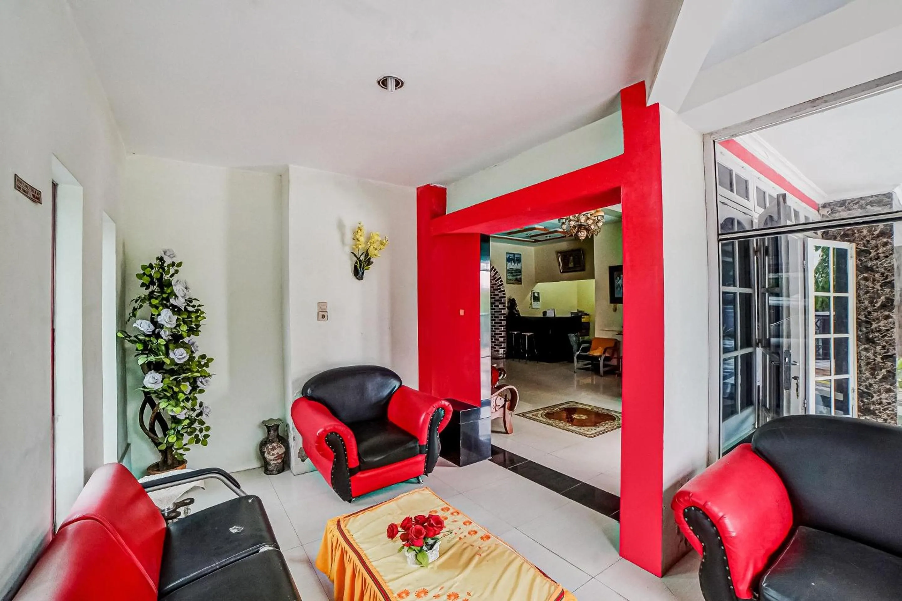 Lobby or reception in Hotel O Al Karim Syariah