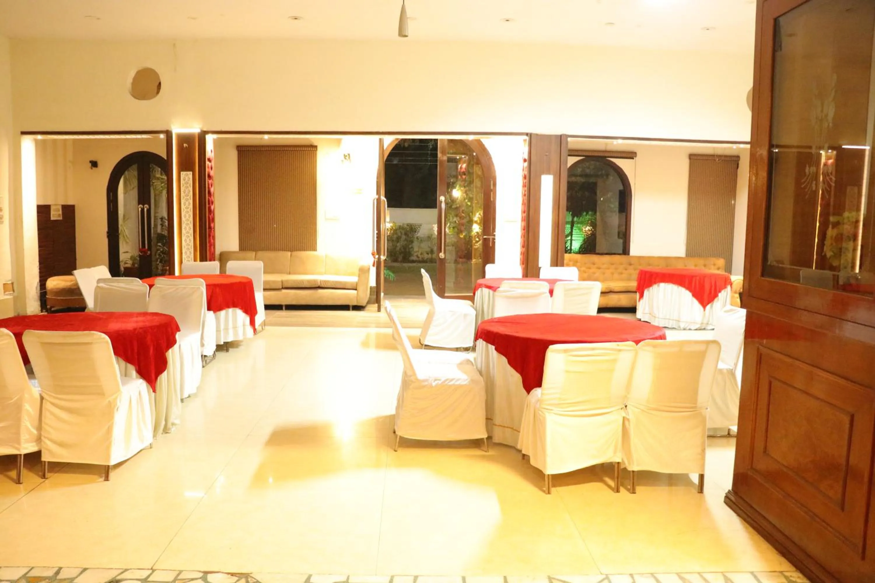 Banquet/Function facilities in Hotel Pushap Palace