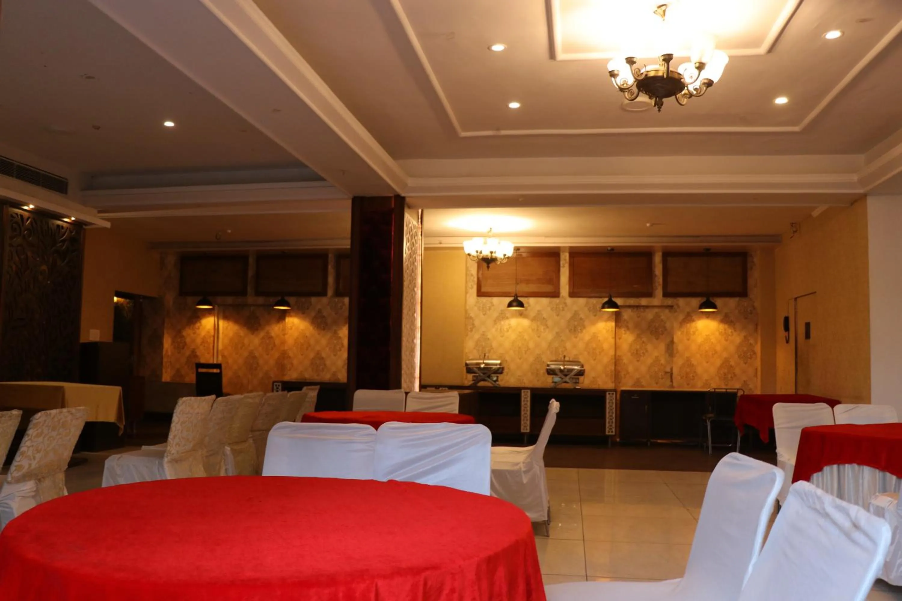 Nightclub / DJ in Hotel Pushap Palace