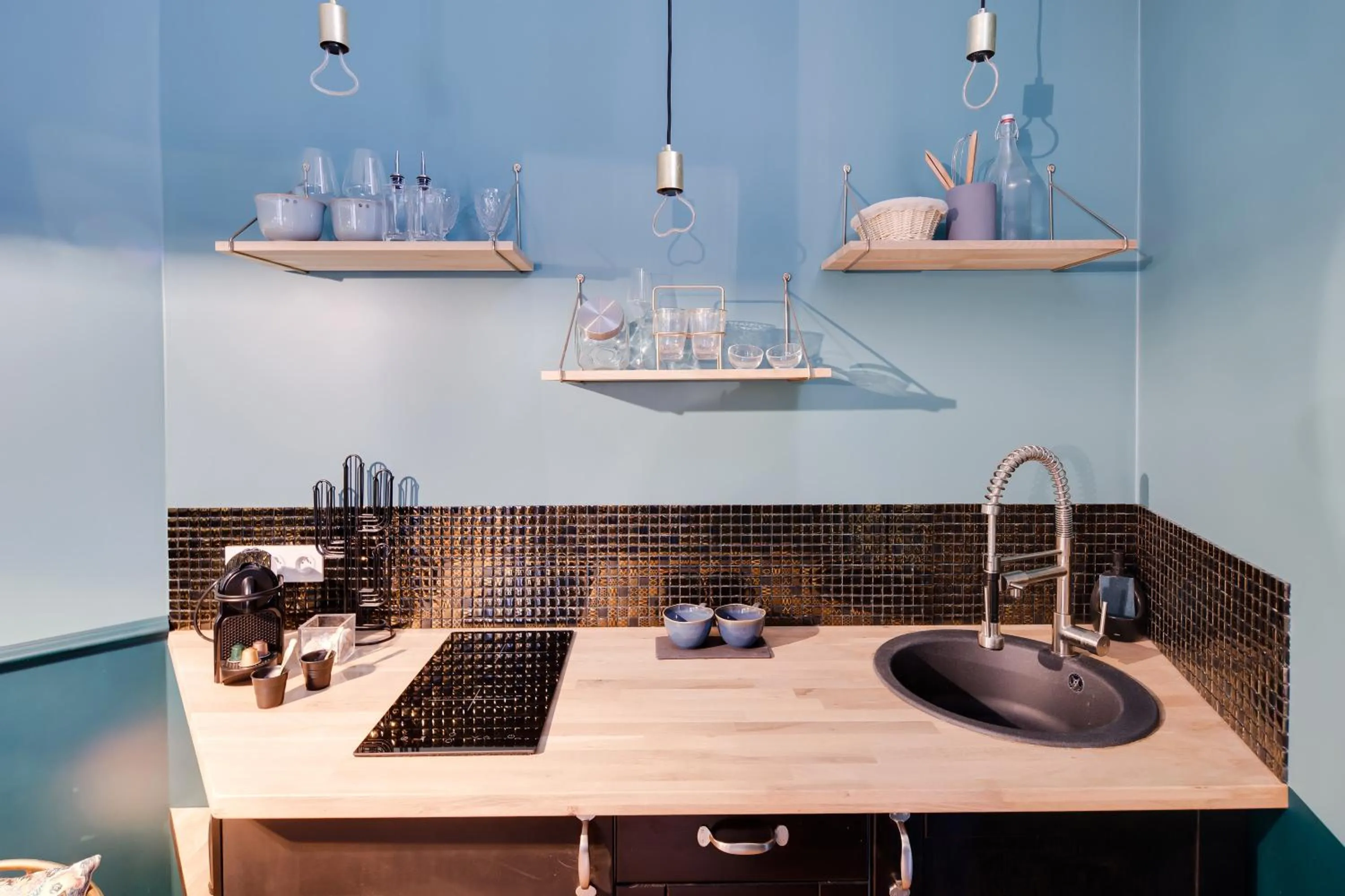 Kitchen or kitchenette in The Charming Trocadero Eiffel Tower