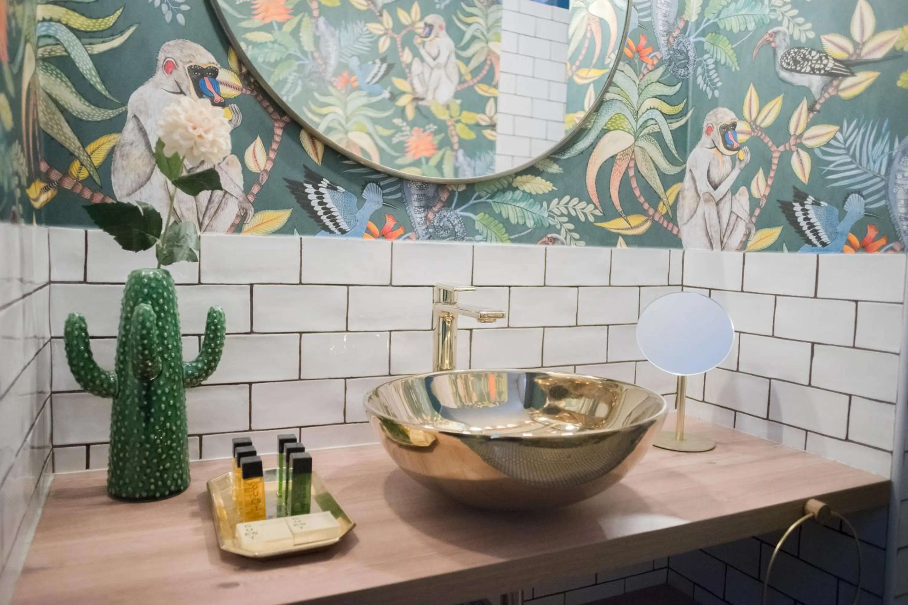 Bathroom in The Charming Trocadero Eiffel Tower