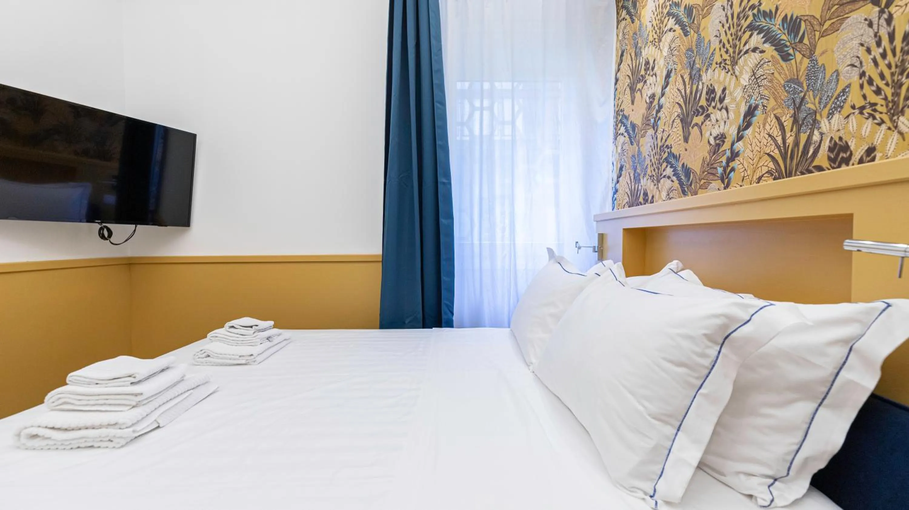 Bed in Italianway Collection - Corso Venezia 7