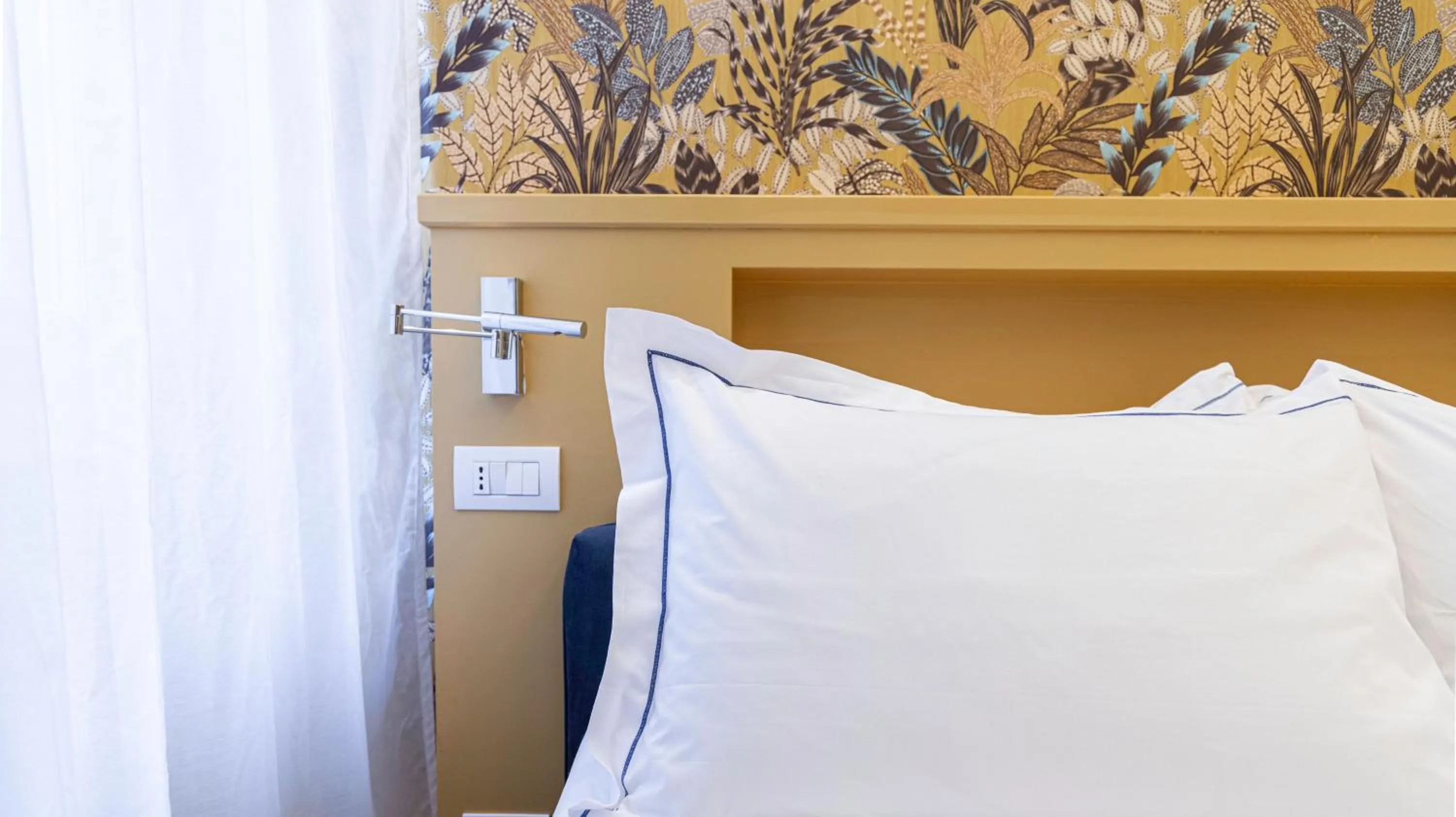 Bed in Italianway Collection - Corso Venezia 7