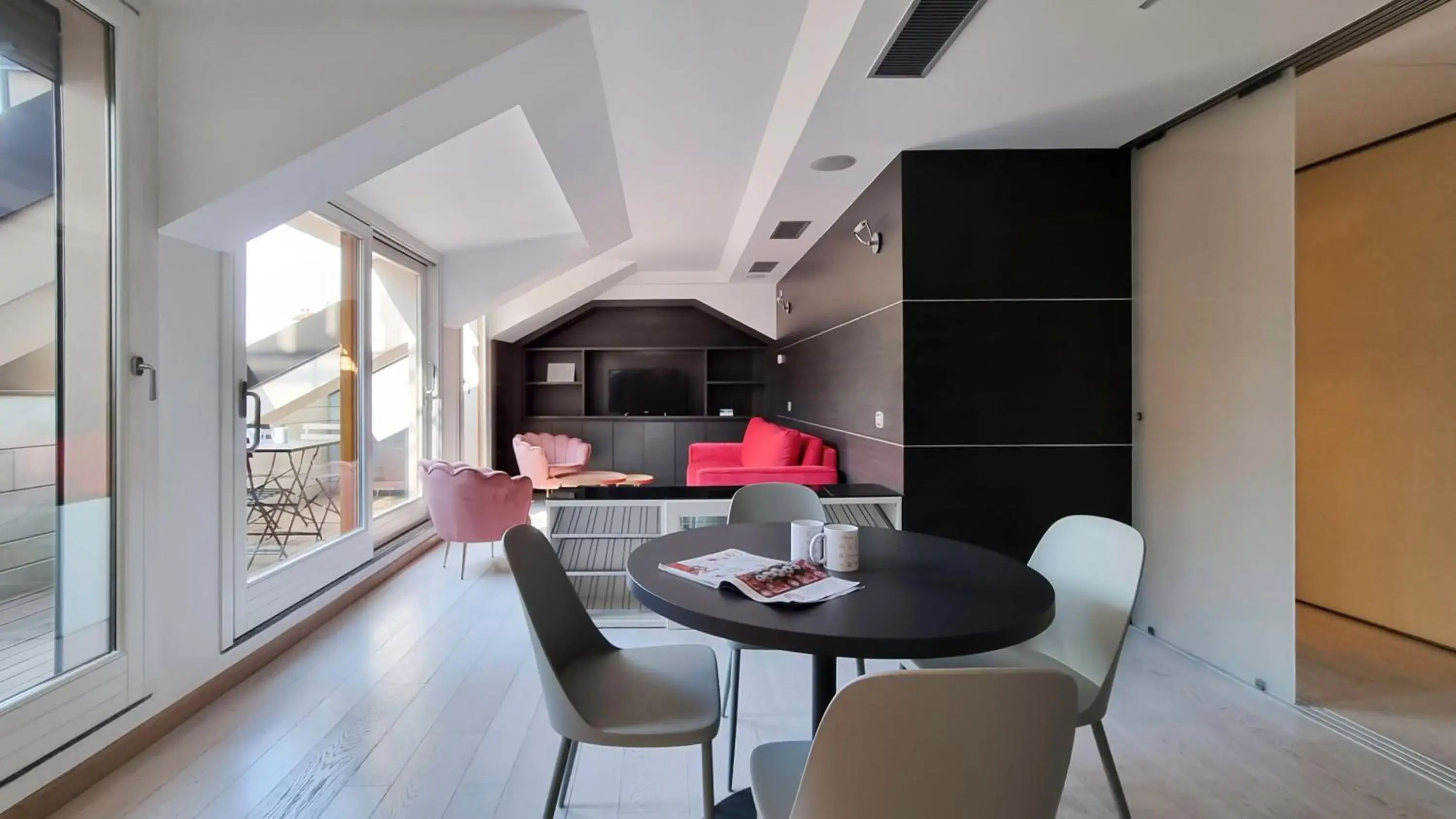 Apartment with Terrace in Italianway Collection - Corso Venezia 7 Apartment with Terrace in Italianway Collection - Corso Venezia 7