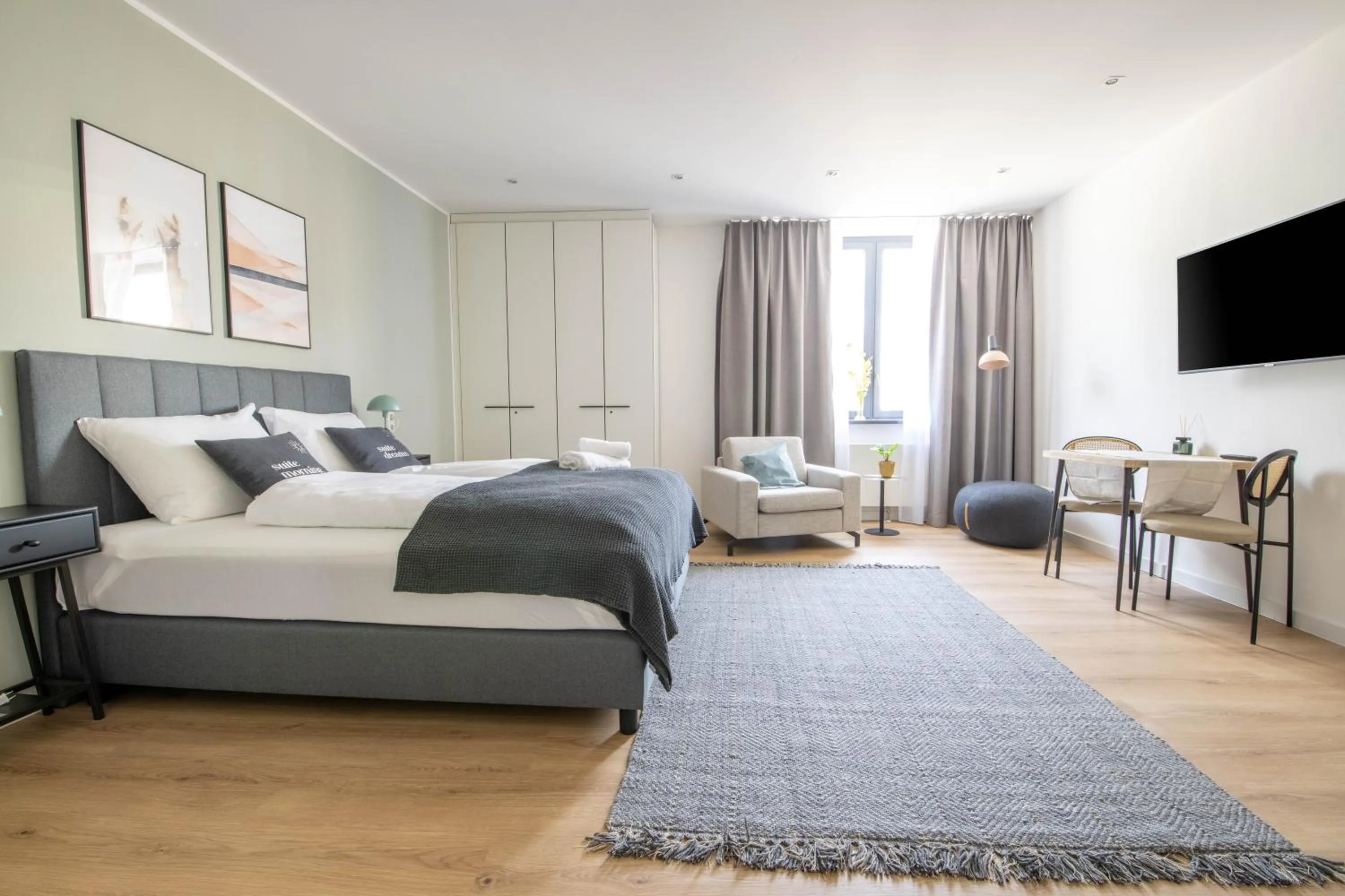 Bed in Limehome Aalen Reichsstädter Str