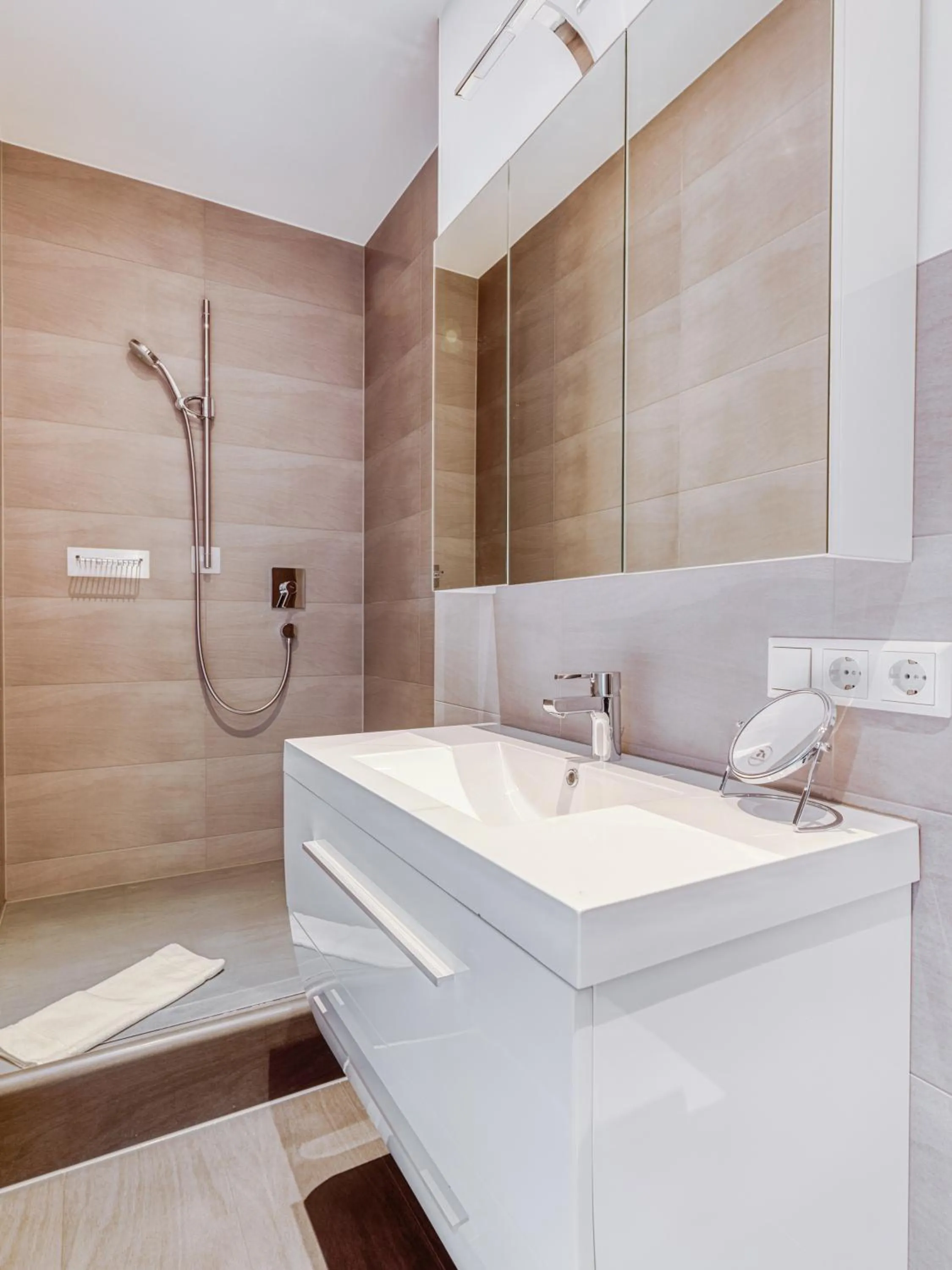 Shower in Limehome Aalen Reichsstädter Str