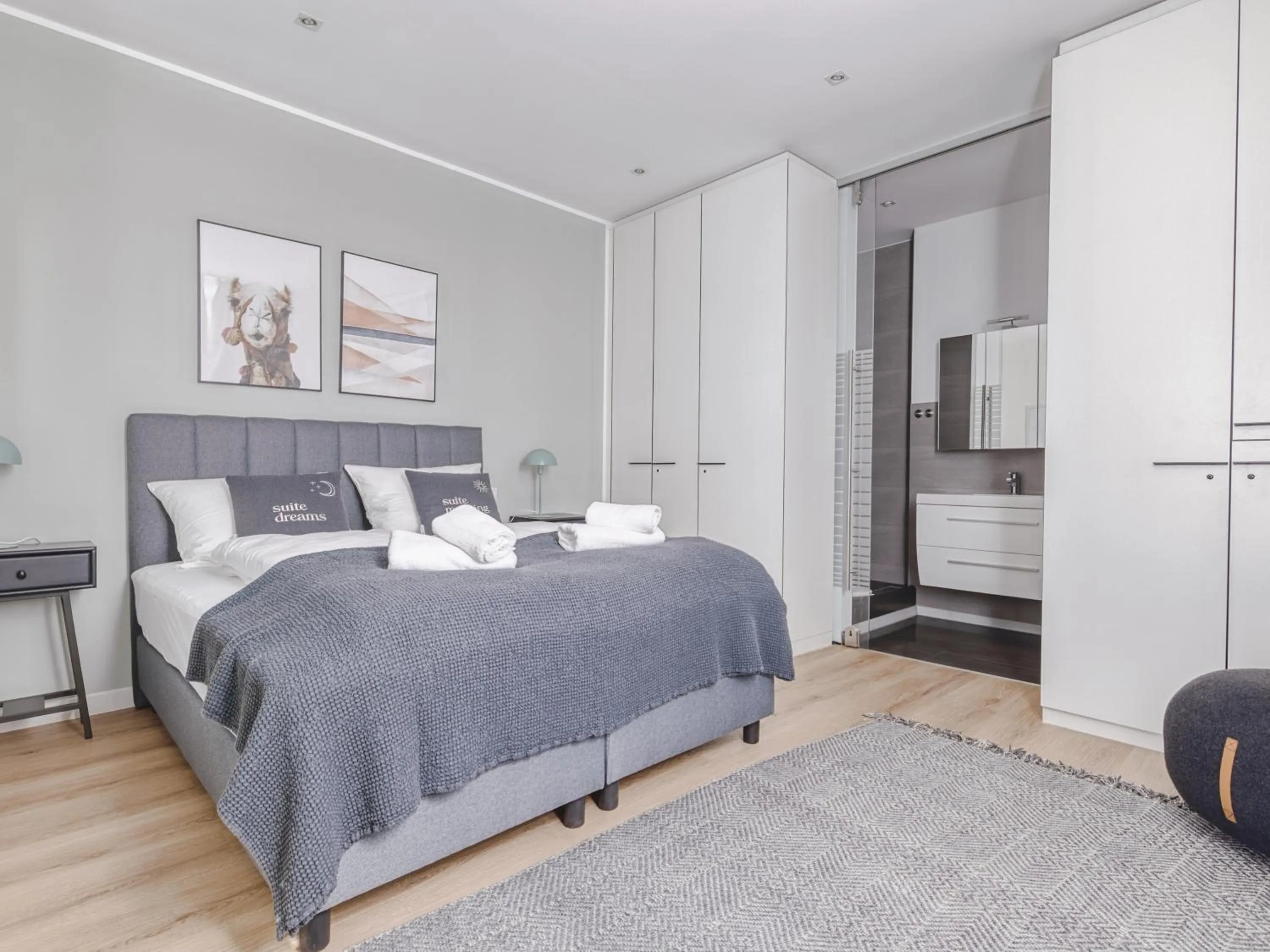 Bed in Limehome Aalen Reichsstädter Str