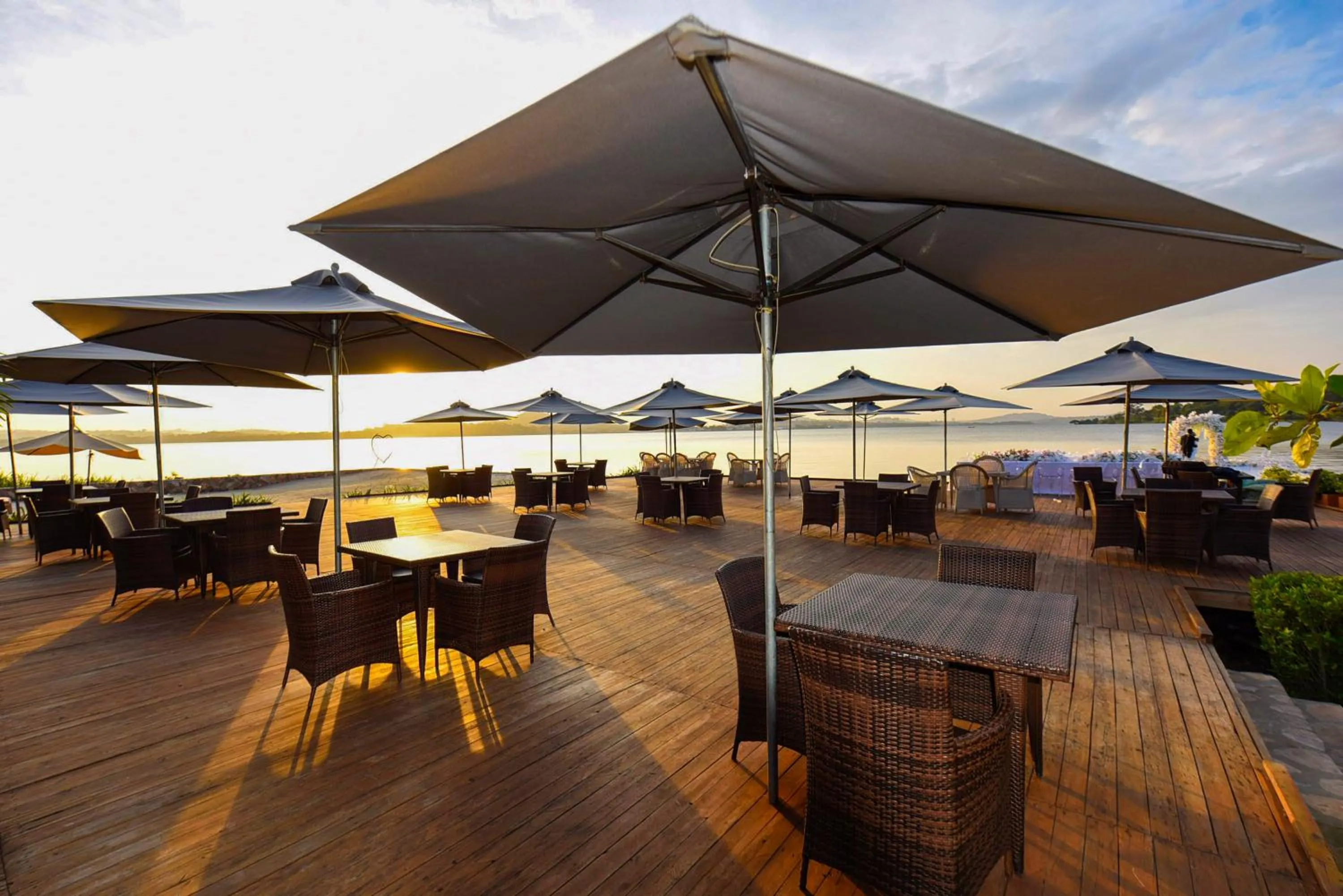 Restaurant/places to eat in Divine Resort & Spa