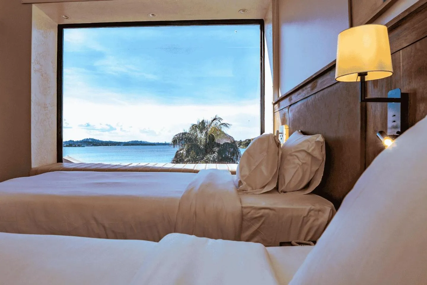 Lake view, Bed in Divine Resort & Spa