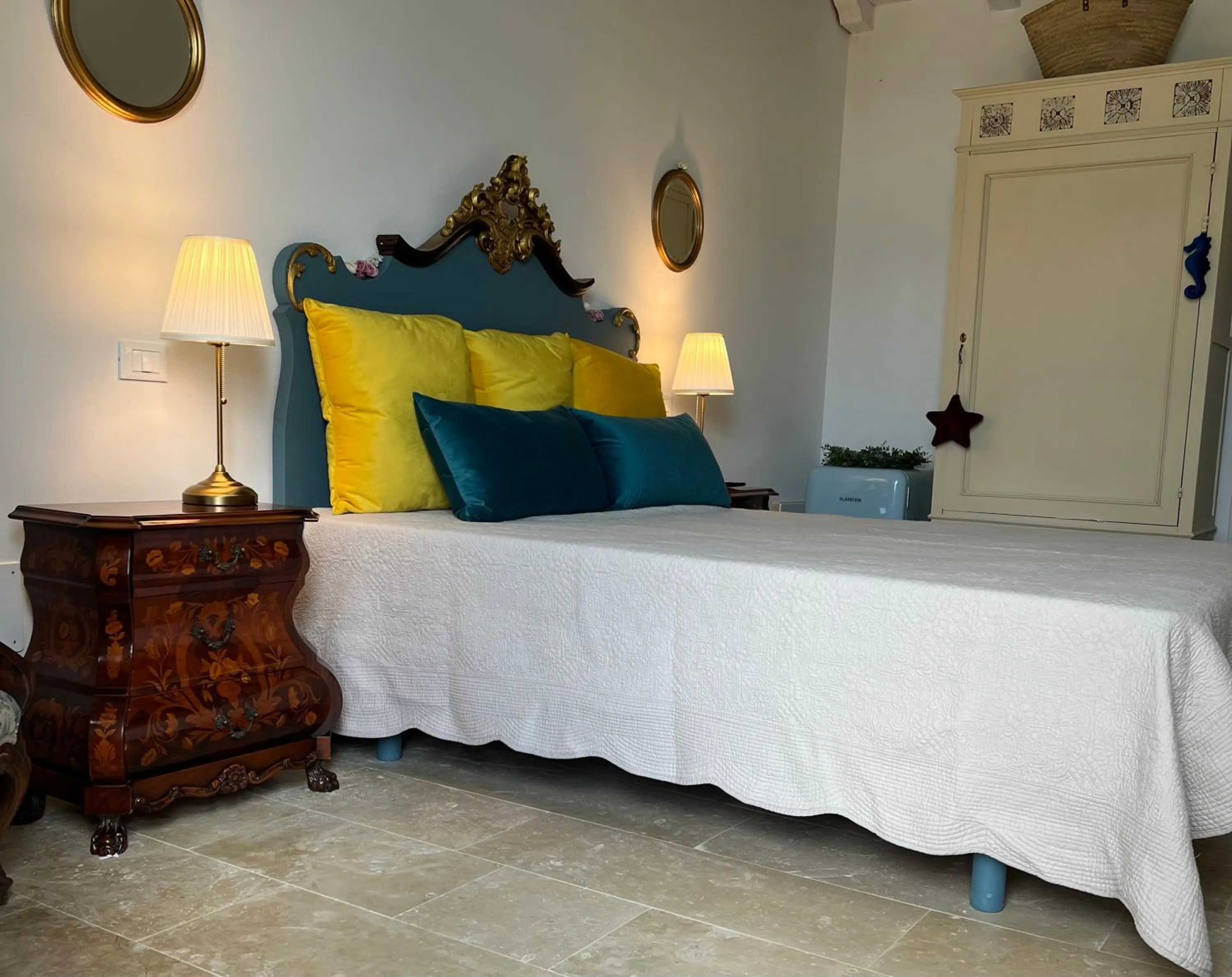 Bedroom, Bed in MichaEl garden