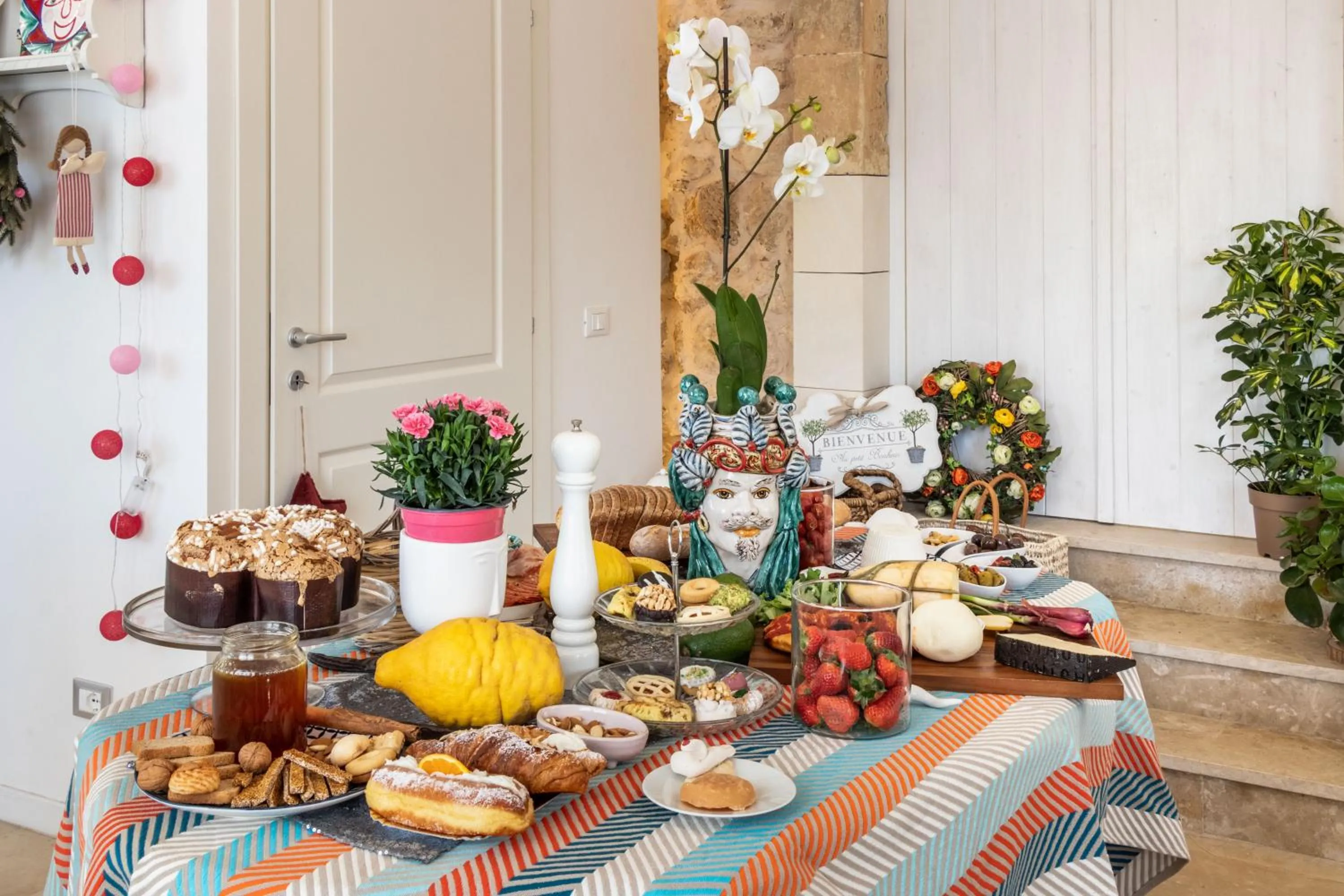 Buffet breakfast in MichaEl garden