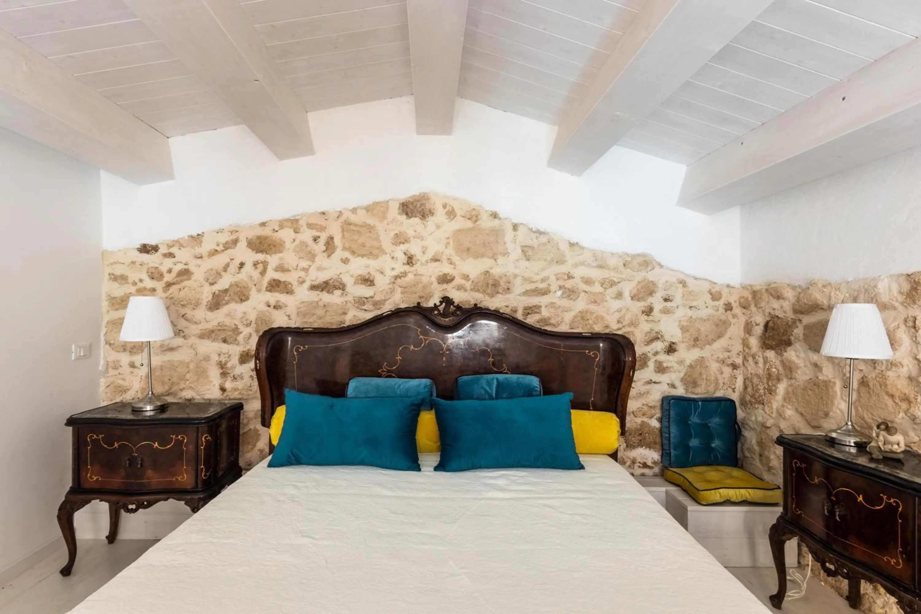 Bedroom, Bed in MichaEl garden