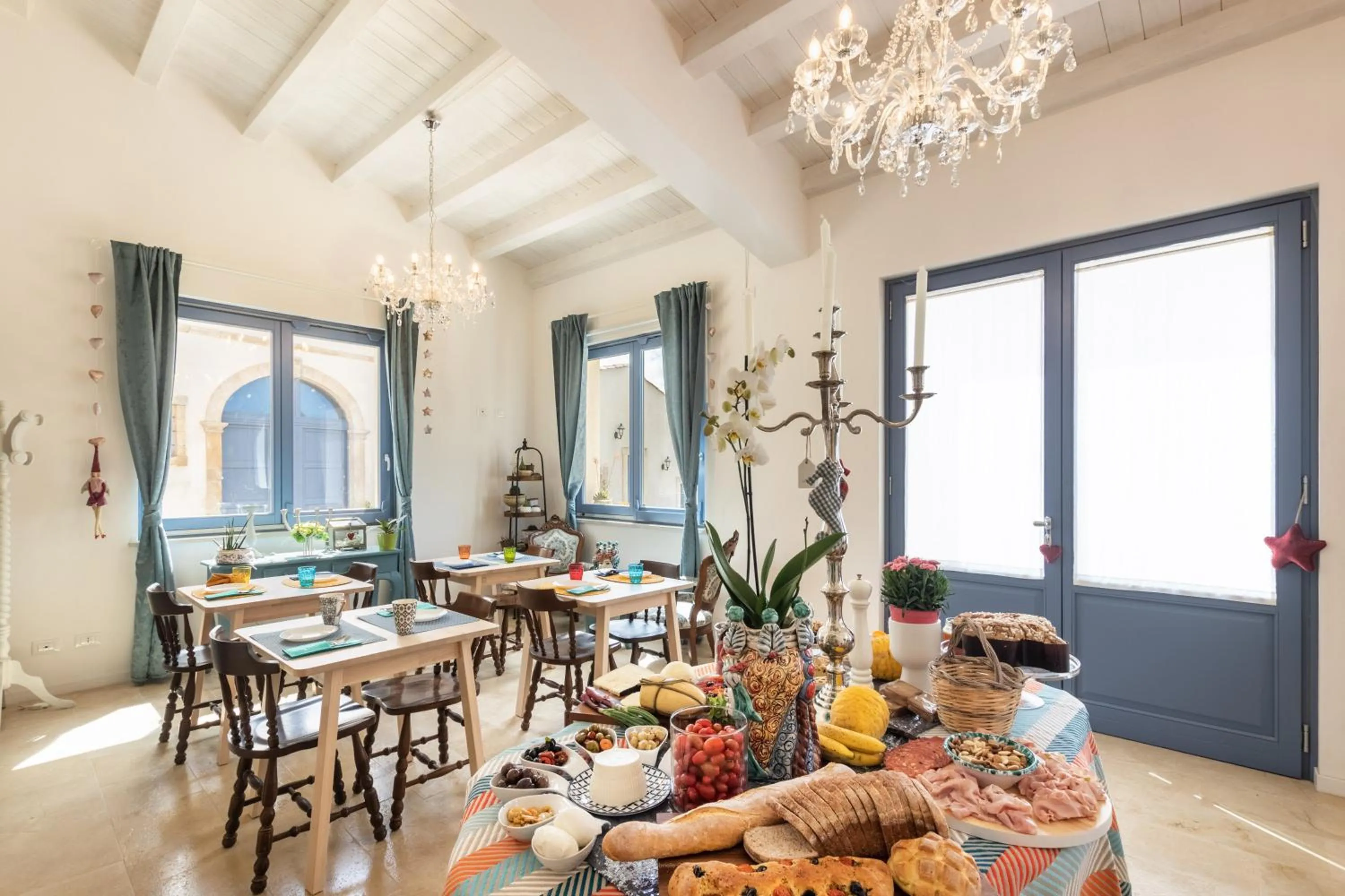 Breakfast in MichaEl garden