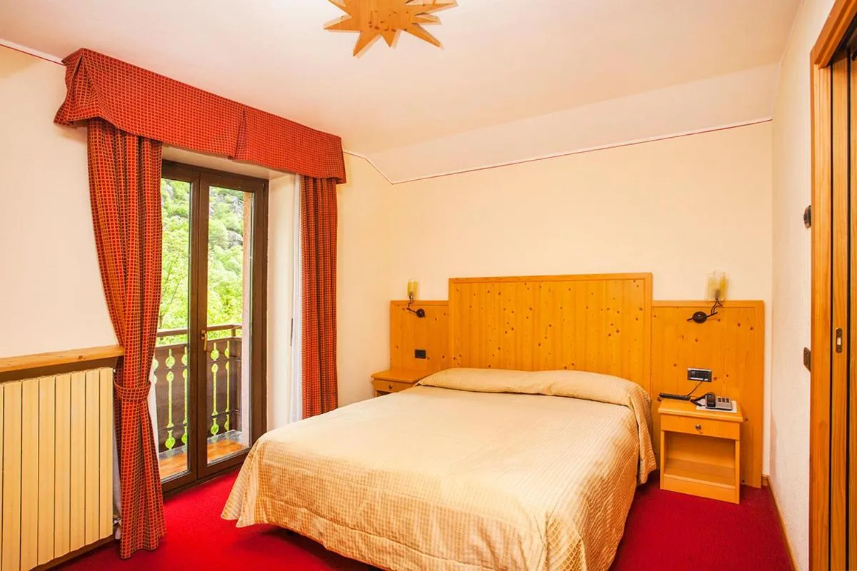 Bed in Hotel Ristorante Miramonti