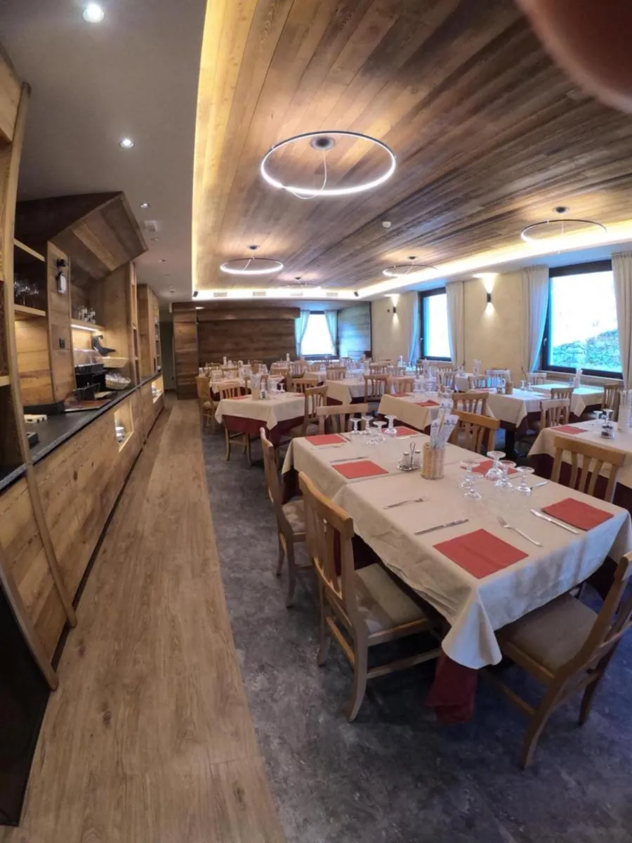 Restaurant/places to eat in Hotel Ristorante Miramonti