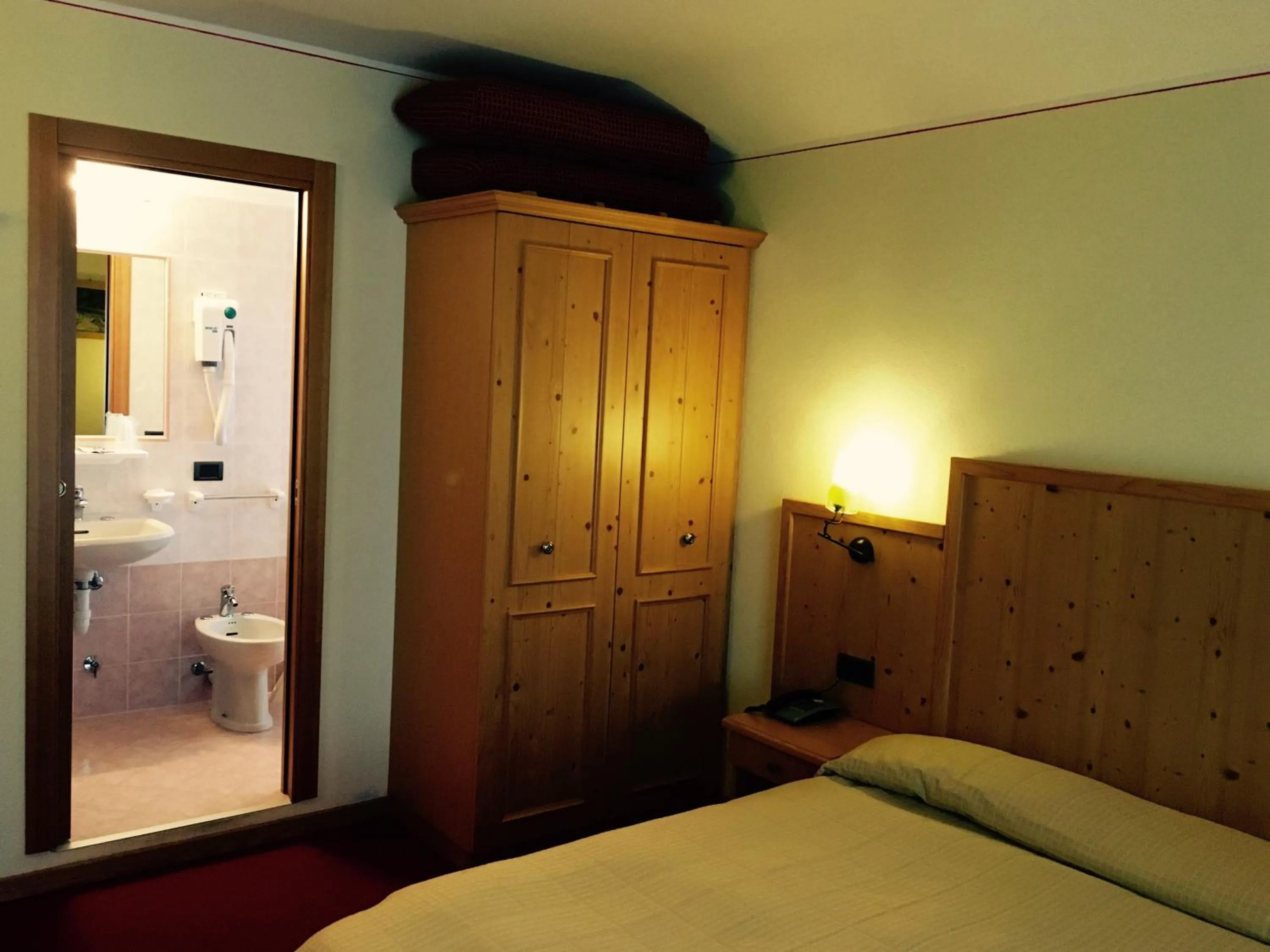 Bed in Hotel Ristorante Miramonti