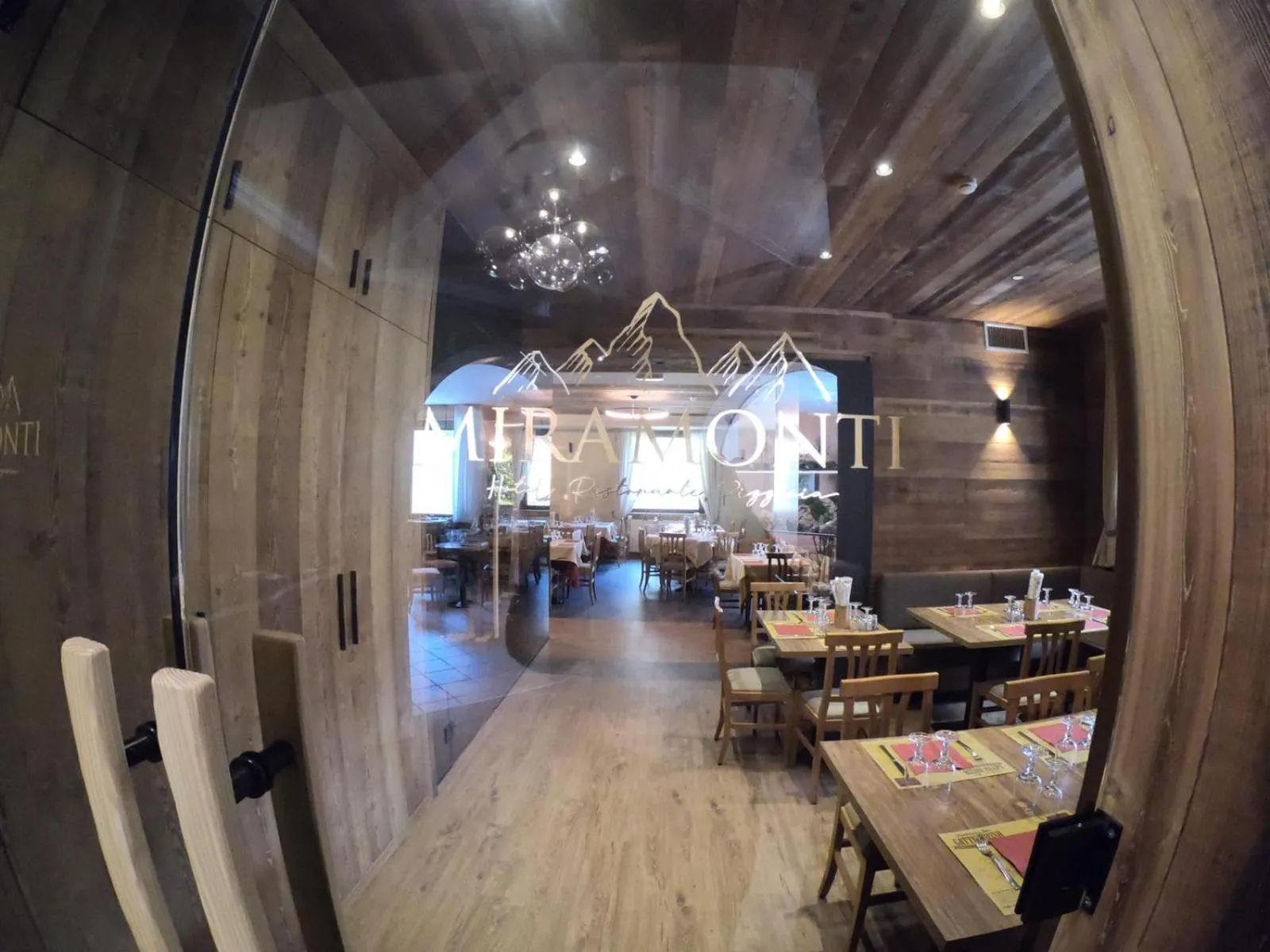 Restaurant/places to eat in Hotel Ristorante Miramonti