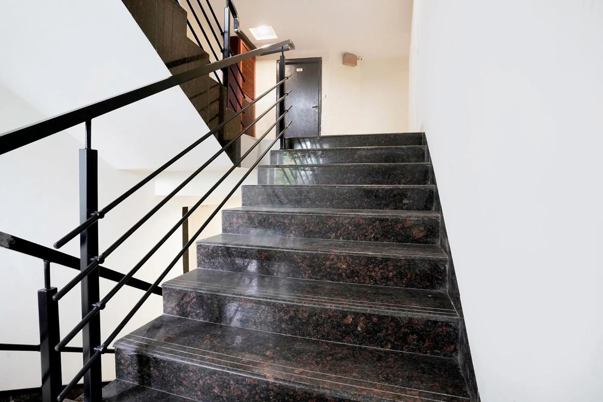 Lobby or reception in FabHotel Kamran Residency - Nr LBS Marg