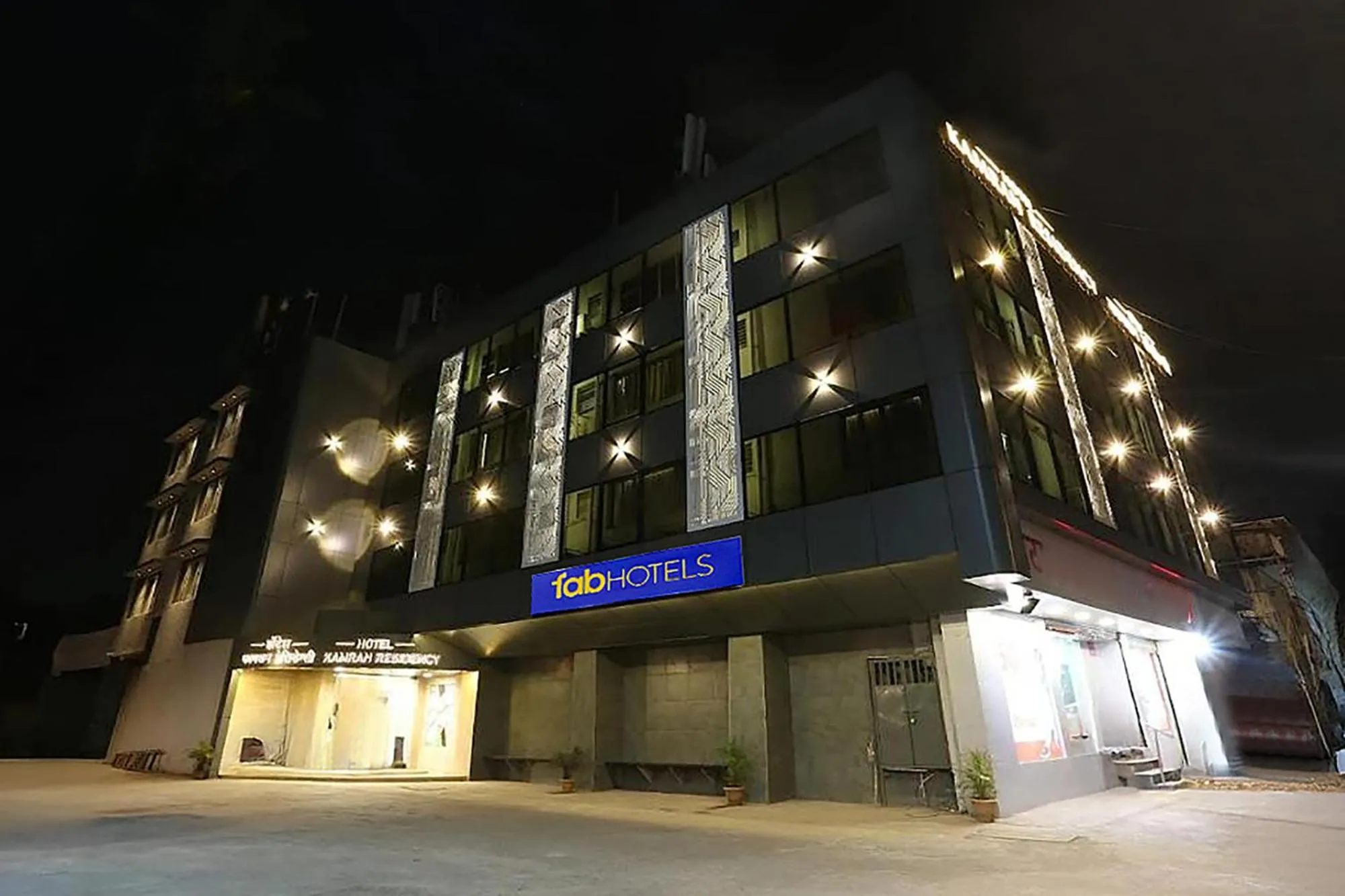 Property building in FabHotel Kamran Residency - Nr LBS Marg