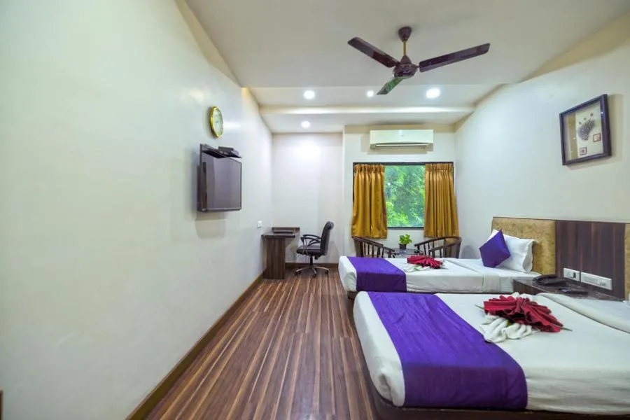 Bedroom, Bed in Sheetal International