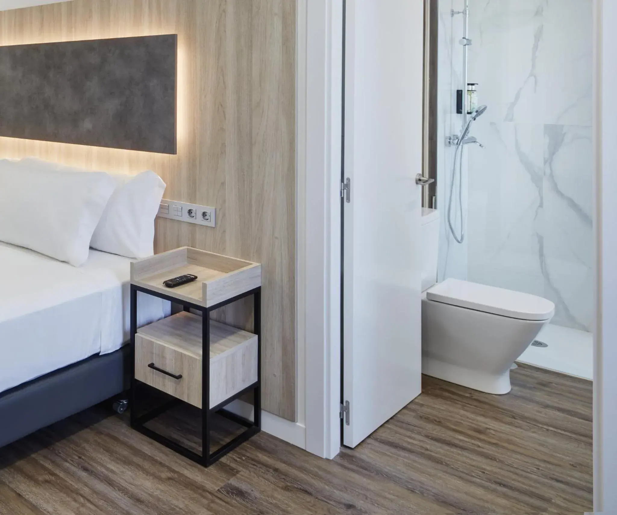 Photo of the whole room, Bed in Sercotel Córdoba Delicias Photo of the whole room, Bed in Sercotel Córdoba Delicias